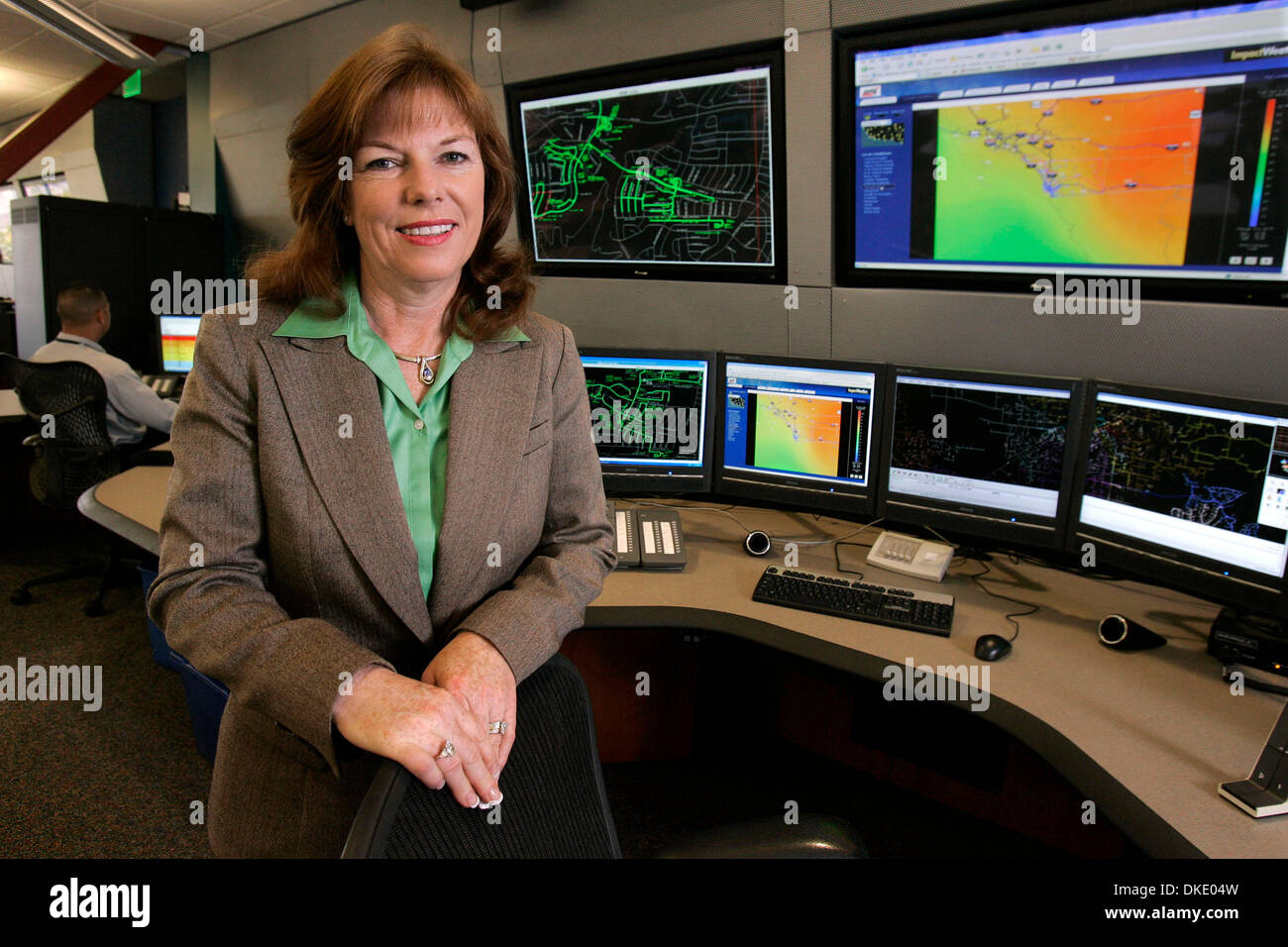 03 apr 2007 - San Diego, CA, Stati Uniti d'America - DEBRA REED è il Presidente e CEO di Sempra Energy Utilities. Essa è raffigurata la distribuzione elettrica centro di controllo nella Mission Valley. (Credito Immagine: © Scott Linnet/SDU-T/ZUMA Premere) Restrizioni: la e Orange County Papers diritti! E USA diritti tabloid fuori! Foto Stock