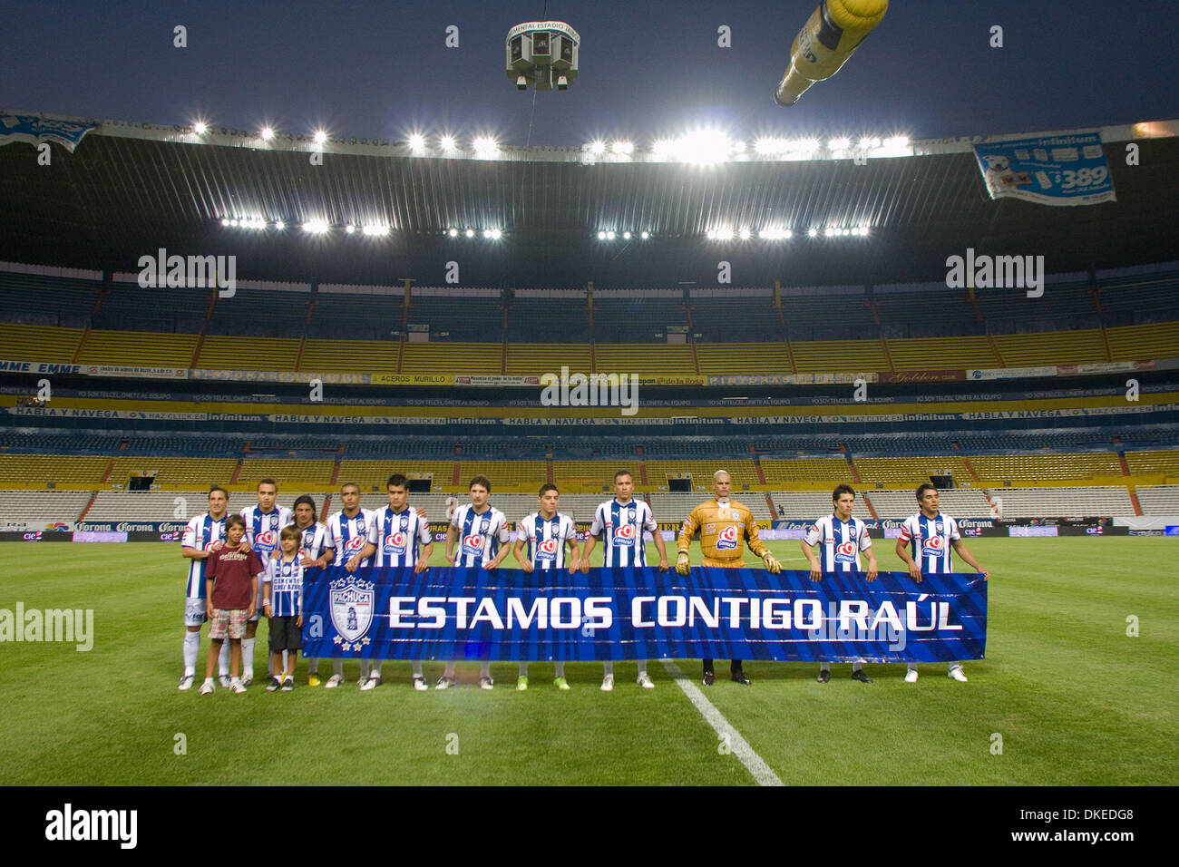 Maggio 09, 2009 - Guadalajara , Jalisco, Messico - PACHUCA team durante la partita di calcio gioco settimana 17 del torneo di Clausura, Atlas vs Pachuca. Pachuca segnato cinque seconda metà obiettivi e battere Atlas 5-0. Su raccomandazione dell'autorità di salute di stato giocato a porte chiuse, senza accesso al pubblico con l' intenzione di prendere le precauzioni possibili per evitare infezioni Foto Stock