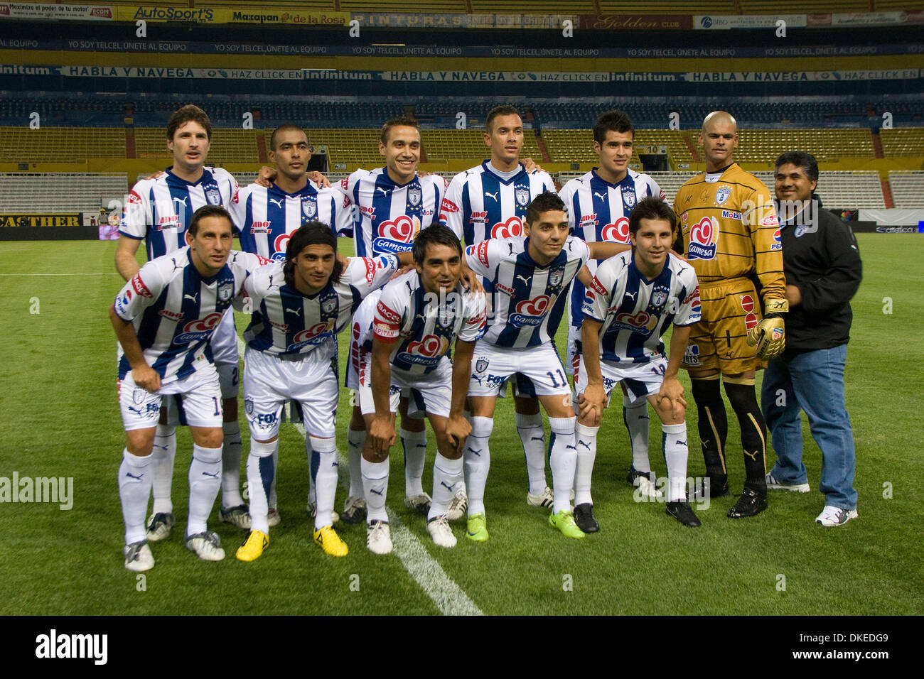Maggio 09, 2009 - Guadalajara , Jalisco, Messico - PACHUCA team durante la partita di calcio gioco settimana 17 del torneo di Clausura, Atlas vs Pachuca. Pachuca segnato cinque seconda metà obiettivi e battere Atlas 5-0. Su raccomandazione dell'autorità di salute di stato giocato a porte chiuse, senza accesso al pubblico con l' intenzione di prendere le precauzioni possibili per evitare infezioni Foto Stock