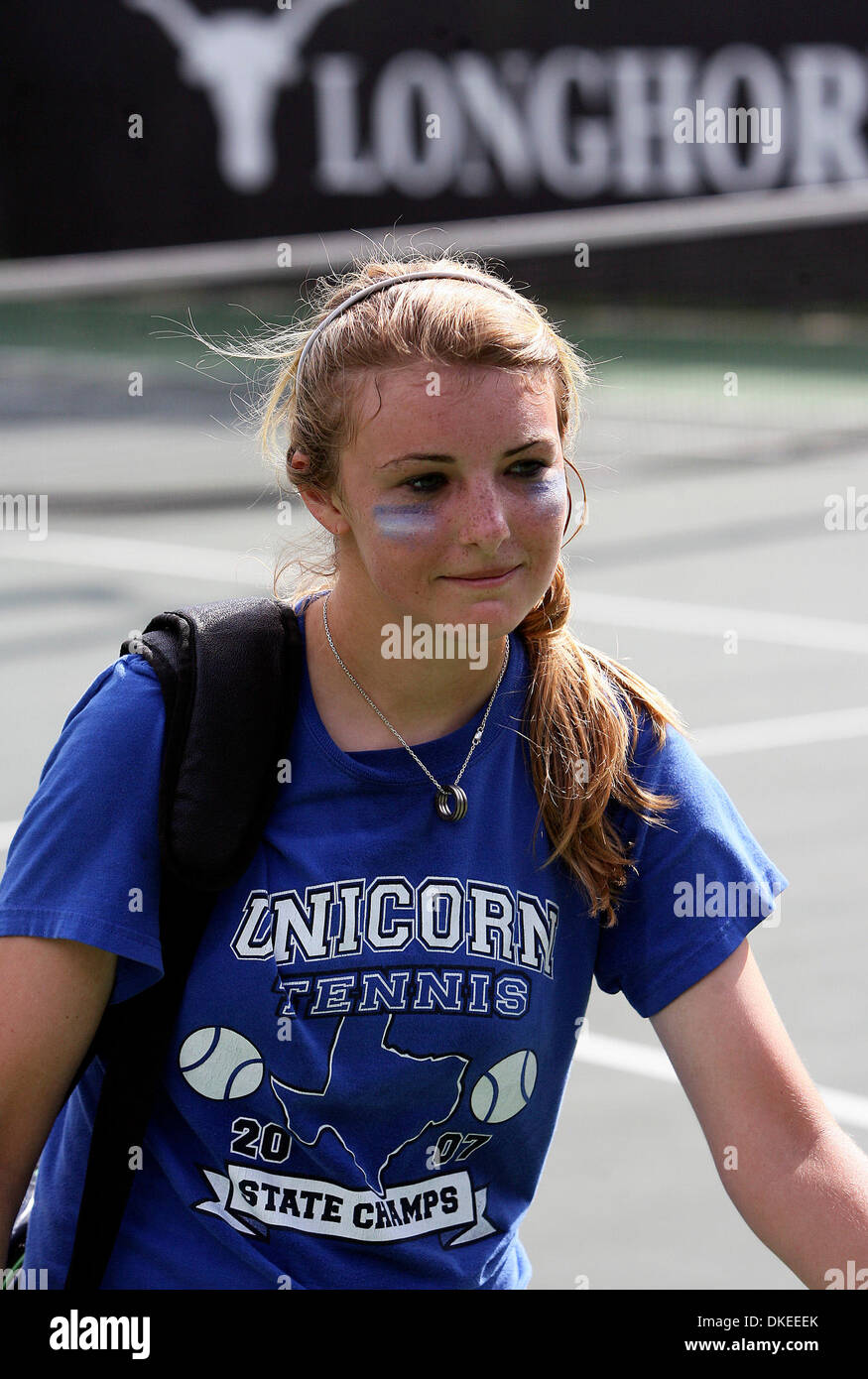 Sport New Braunfel's Lilly KimbellUIL passeggiate fuori del tribunale dopo aver vinto le ragazze singles titolo allo stato Pong tournamanet al Penick-Allison Campi da Tennis di Austin il 12 maggio 2009. Tom aspo/personale (immagine di credito: © San Antonio Express-News/ZUMA Press) Foto Stock