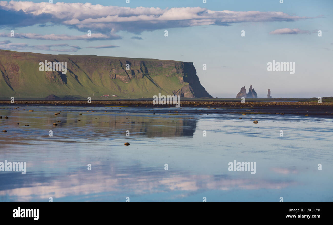 Rocce di Vik in Islanda Foto Stock