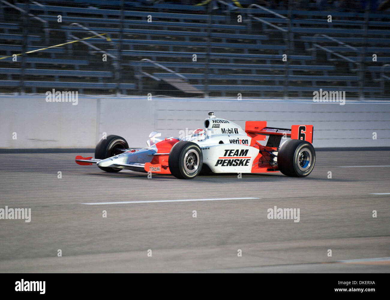 Jun 06, 2009 - Dallas, Texas, Stati Uniti d'America - Ryan Briscoe aziona il #6 Team Penske Dallara Honda a Bombardier Learjet 550k al Texas Motor Speedway di Fort Worth, Texas. (Credito Immagine: © Albert Pena Southcreek/EMI/ZUMA Press) Foto Stock