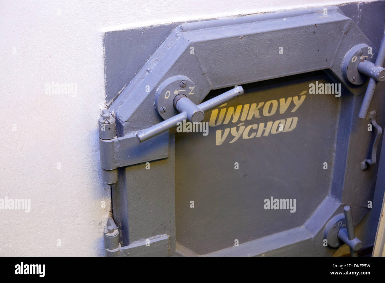 Museo delle spie all'Hotel Jalta. La metropolitana dell'hotel Praga Repubblica Ceca scappa dall'uscita del bunker nucleare Foto Stock