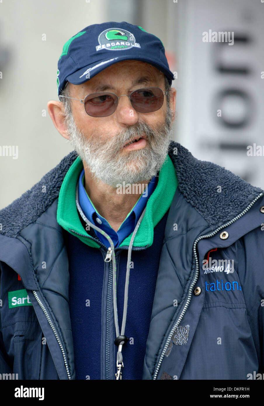 9 giugno 2009 - Le Mans, Francia - Team Principal Henri Pescarolo, della Francia, guarda su durante le prove libere, Mercoledì, 10 giugno 2009, a Le Mans, Francia. (Credito Immagine: © Rainier Ehrhardt/ZUMAPRESS.com) Foto Stock