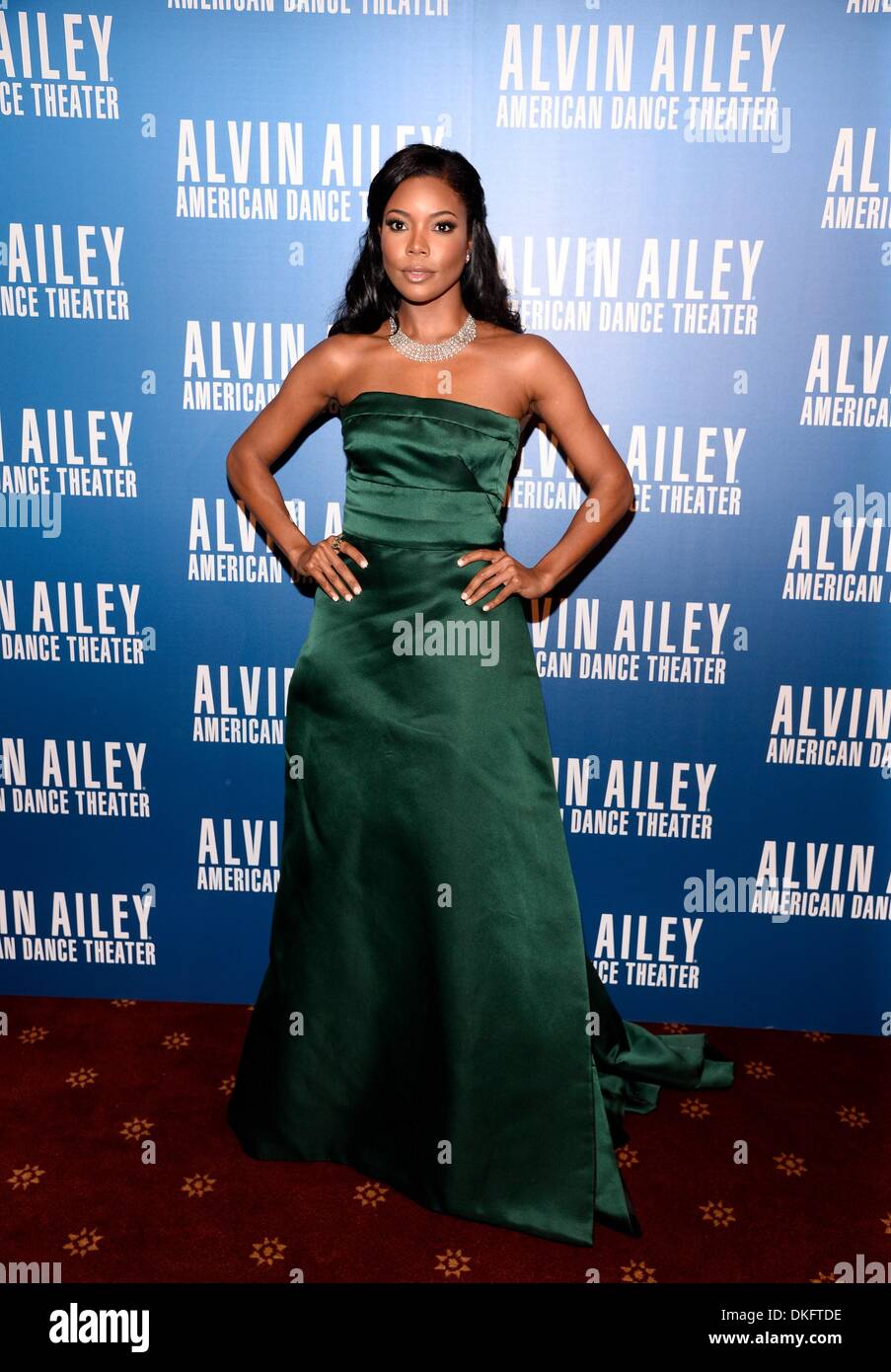 New York, NY, STATI UNITI D'AMERICA. 4° dic, 2013. Gabrielle Unione presso gli arrivi di Alvin Ailey American Dance Theatre di apertura della notte a vantaggio di Gala, New York City Center di New York, NY Dicembre 4, 2013. Credito: Eli Winston/Everett raccolta/Alamy Live News Foto Stock