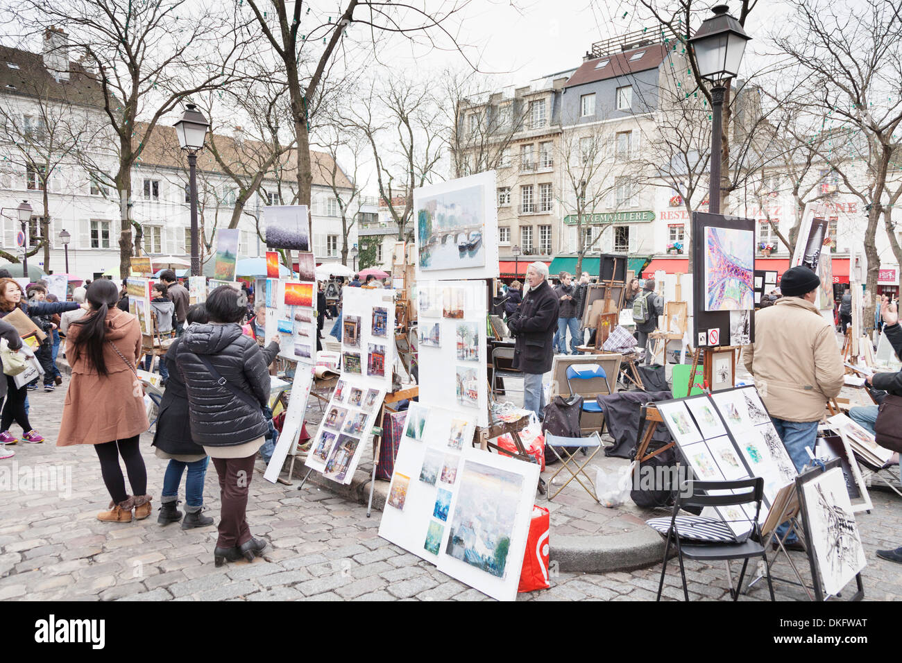 Dipinti in vendita in la Place du Tertre, Montmartre, Parigi, Ile de France, Francia, Europa Foto Stock