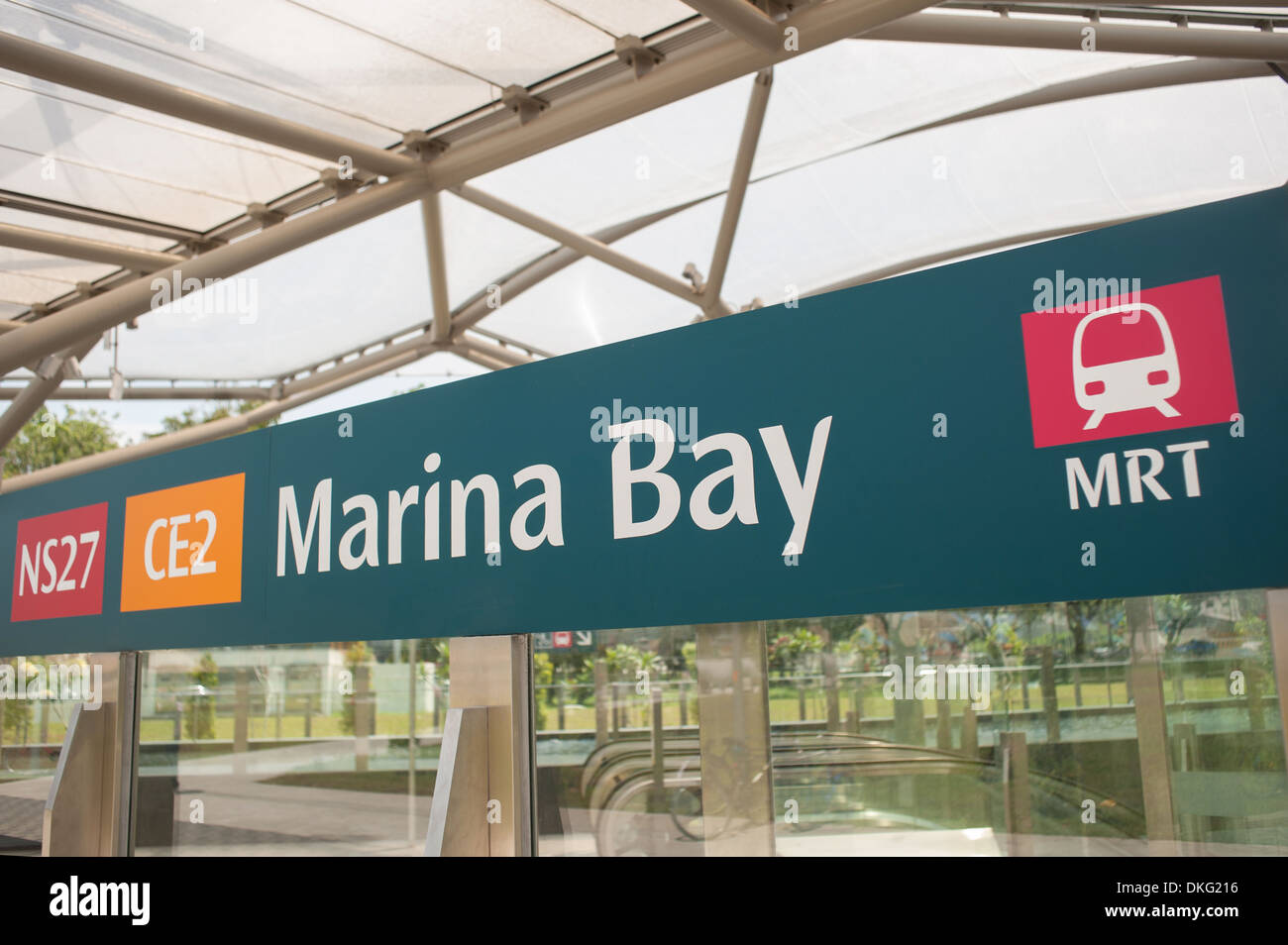 Marina Bay. Dalla stazione MRT. Foto Stock