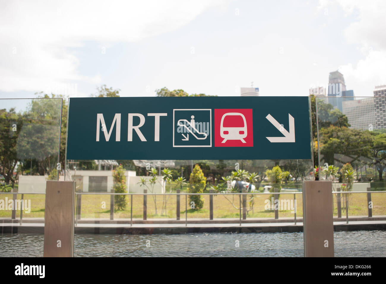 Marina Bay. Dalla stazione MRT. Foto Stock