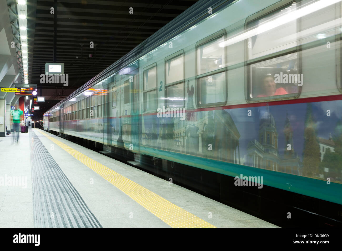 Stazione ferroviaria di porta susa immagini e fotografie stock ad alta  risoluzione - Alamy