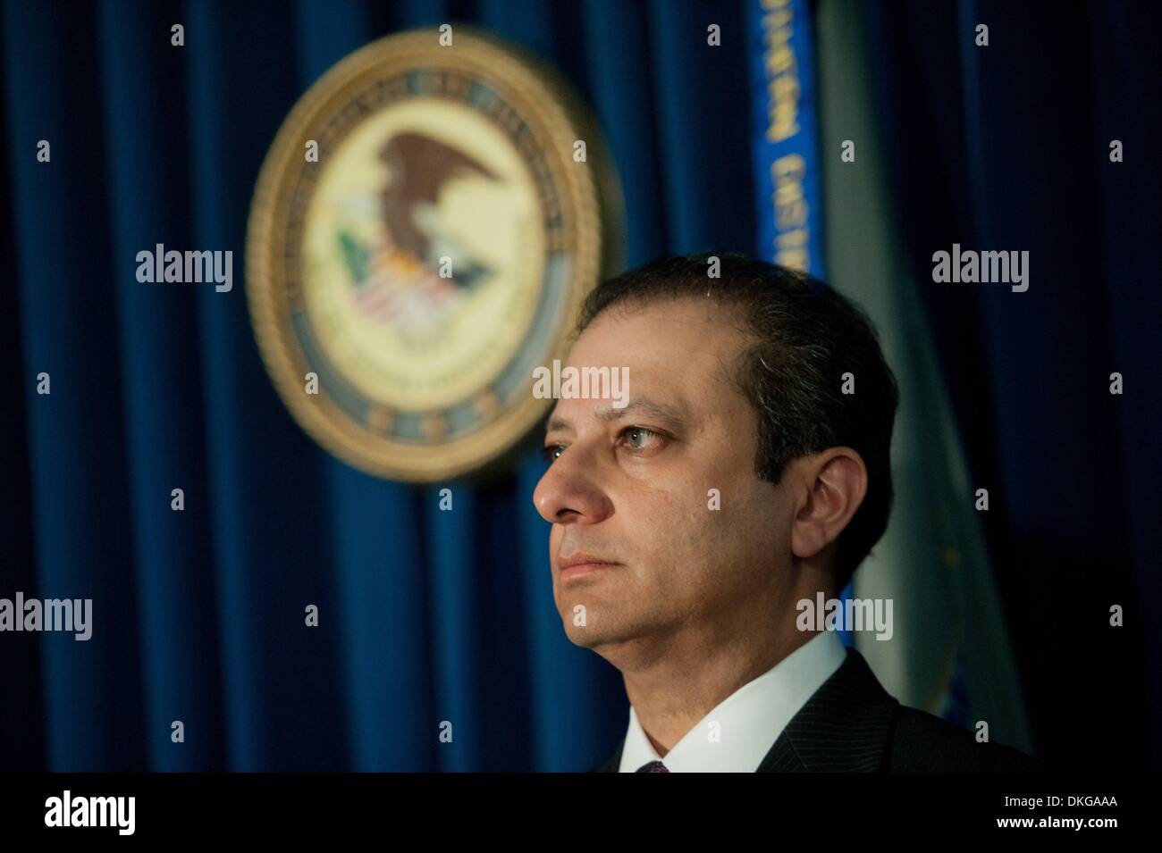 Manhattan, New York, Stati Uniti d'America. 5 Dic, 2013. PREET BHARARA, gli Stati Uniti Attorney per il Southern District di New York annuncia le cariche contro 49 imputati per la partecipazione a una diffusa nove anni di regime di frodi per ottenere illegalmente quasi mezzo milione di dollari in benefici di Medicaid, Giovedì, 5 dicembre 2013. (One St. Andrew's Plaza, Lobby). Credito: ZUMA Press, Inc./Alamy Live News Foto Stock