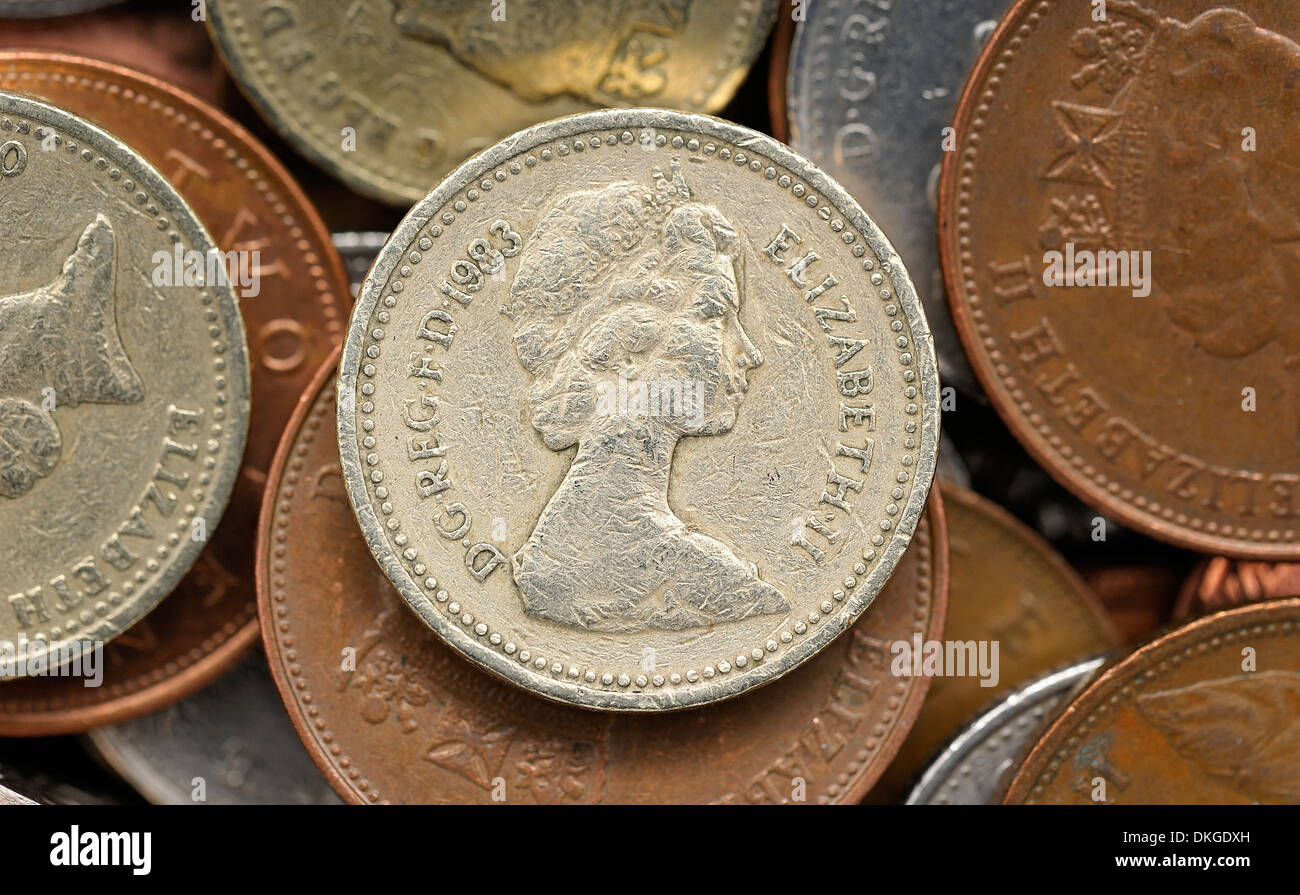 La regina Elisabetta II capo sul retro di uno britannico pound coin Foto Stock
