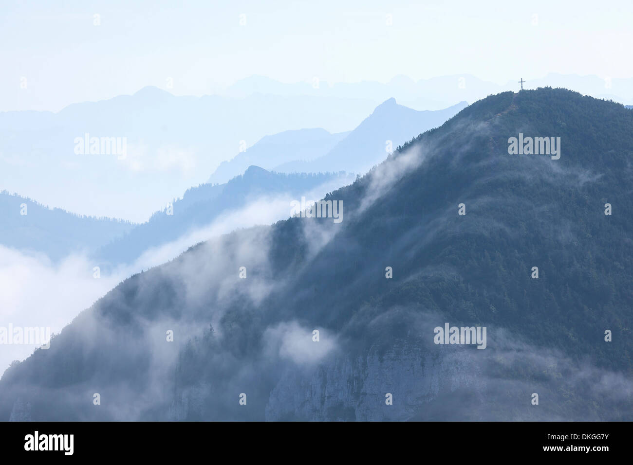 Nebbia a Gennerhorn, Salzkammergut montagne, Austria Foto Stock