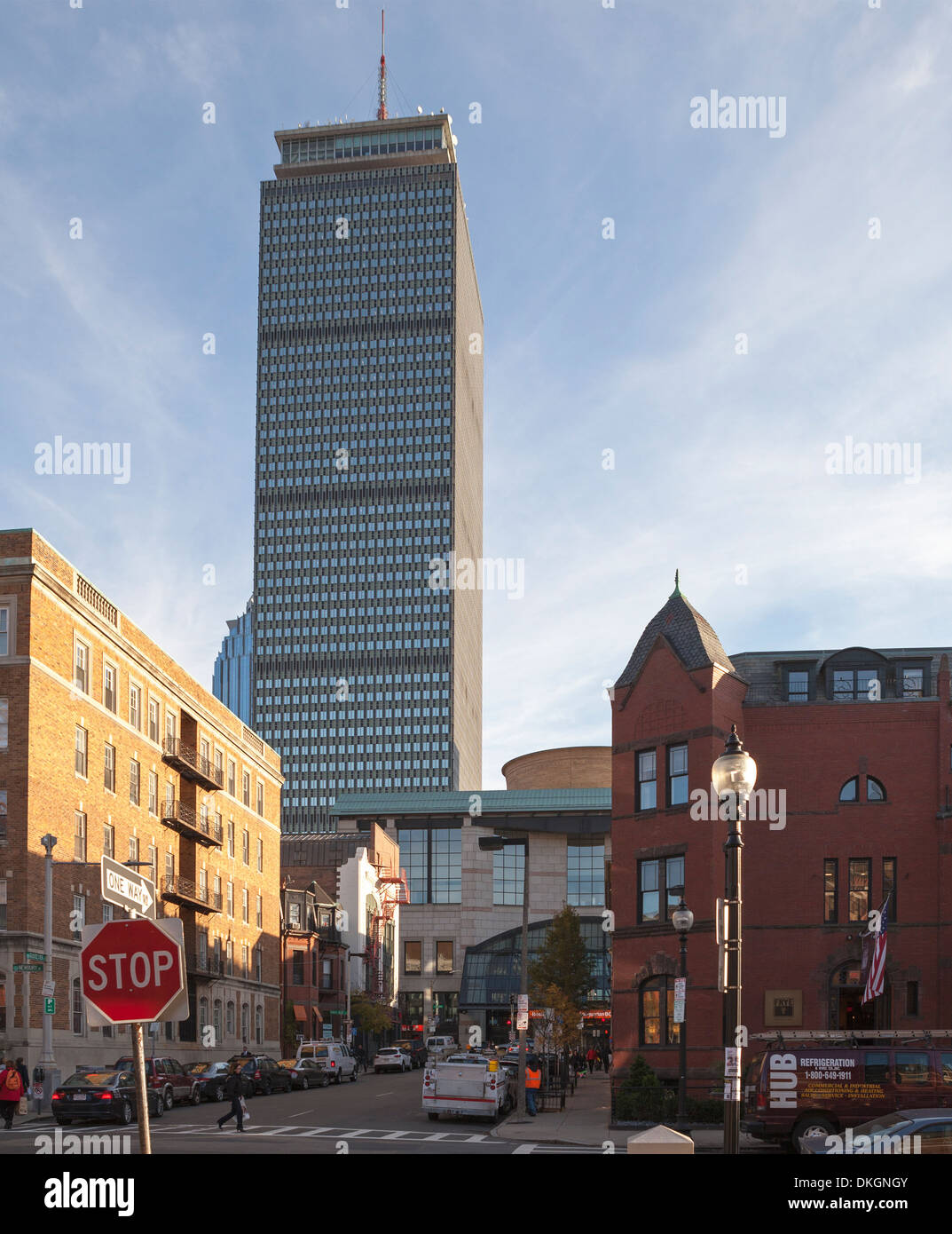 Newbury Street è una vivace area di Back Bay di Boston. Foto Stock