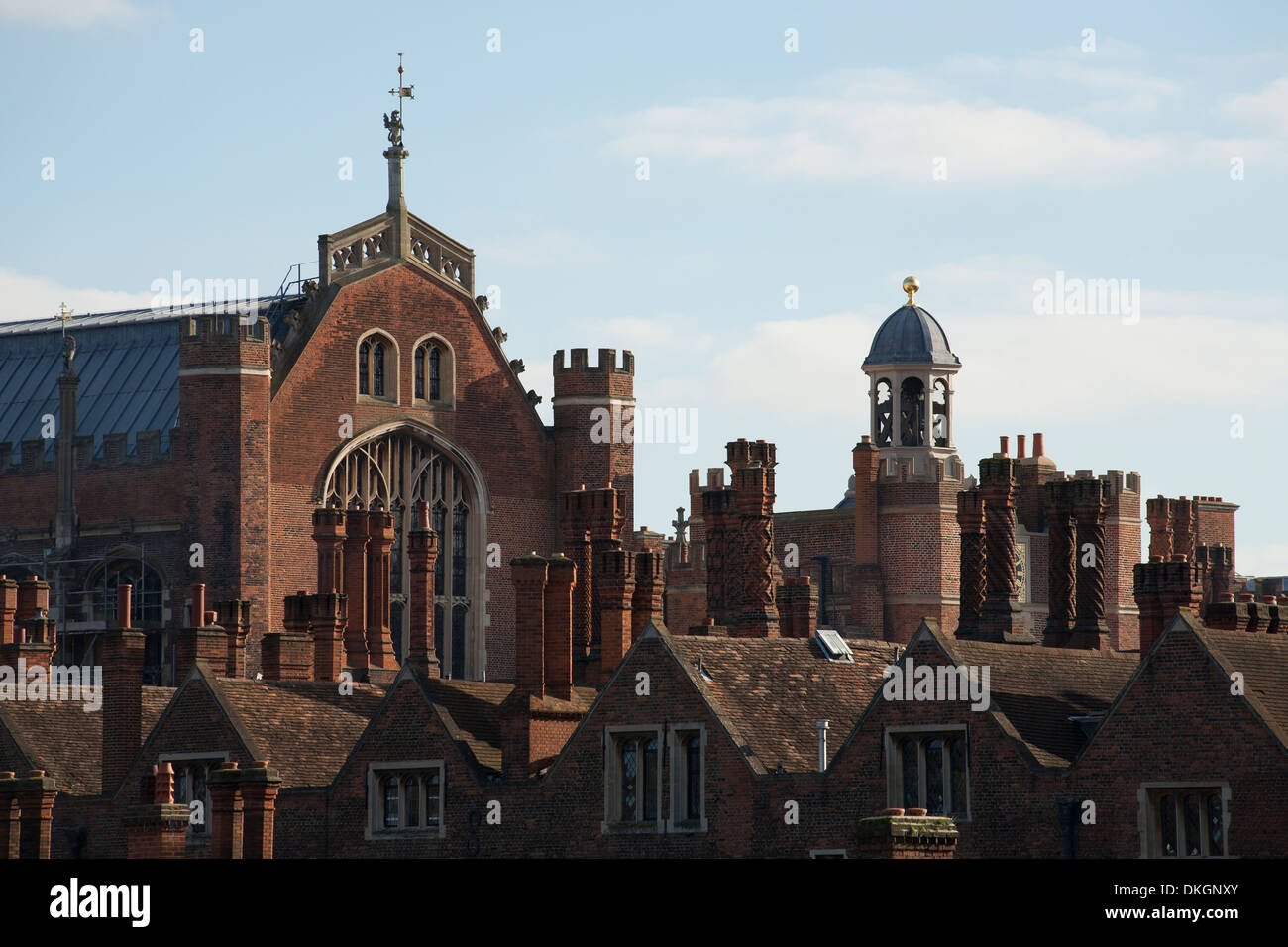I tetti e comignoli di Hampton Court Palace Foto Stock
