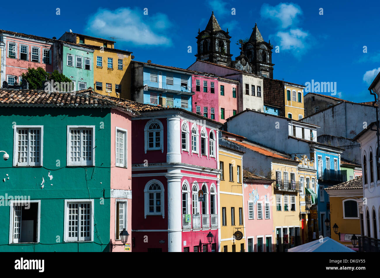 Architettura coloniale nel Pelourinho, Sito Patrimonio Mondiale dell'UNESCO, Salvador da Bahia, Bahia, Brasile, Sud America Foto Stock