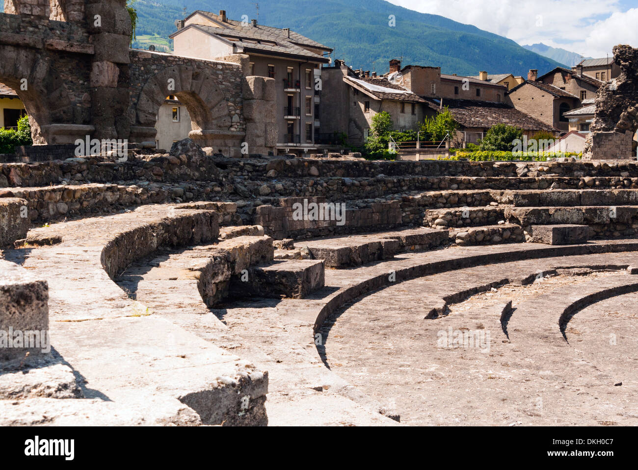 Teatro romano (Teatro Romano), Aosta, Valle d'Aosta, Alpi Italiane, Italia, Europa Foto Stock