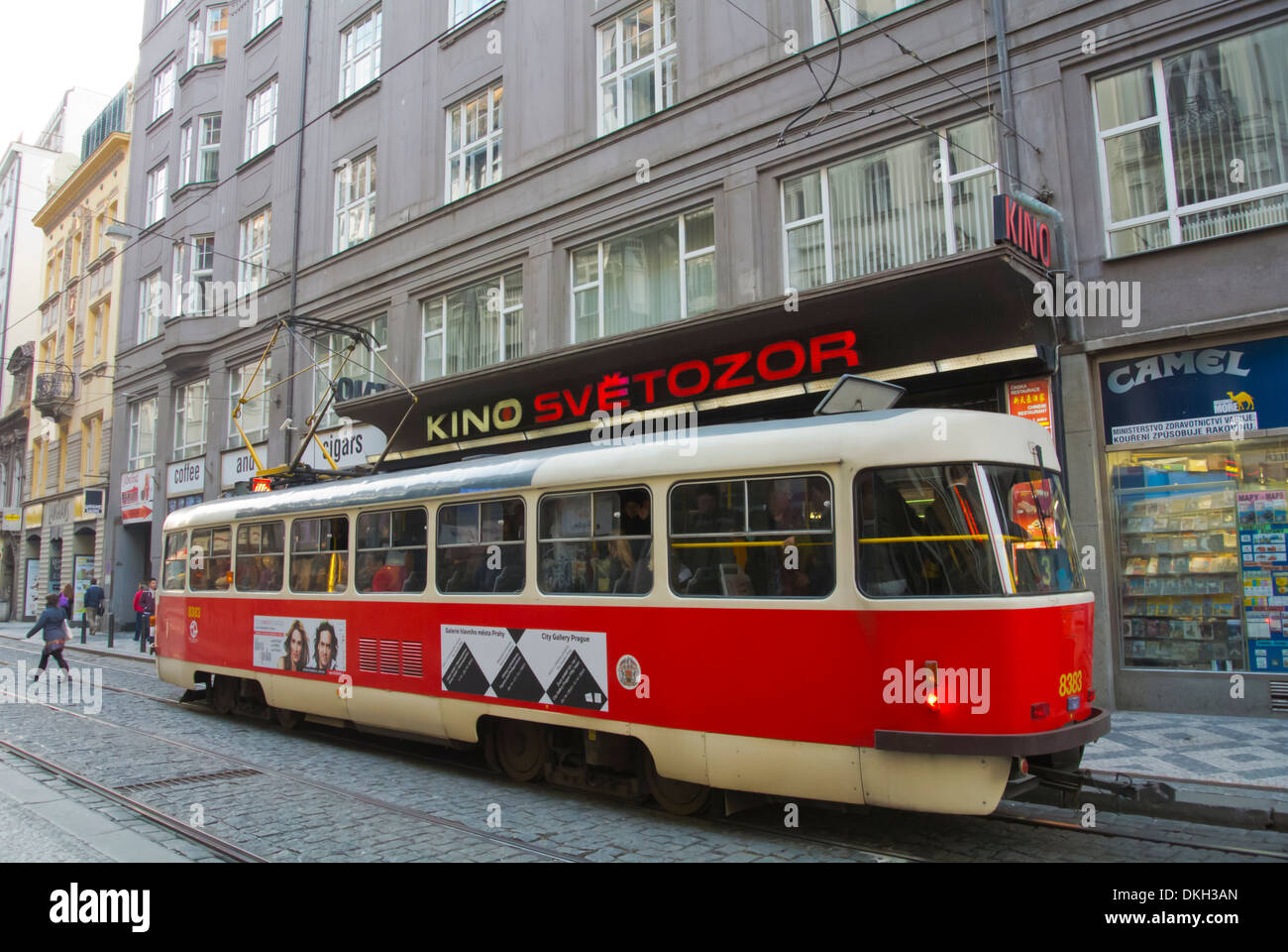 Vaclavske namesti fermata del tram sulla strada Vodickova Praga Città Regione Bohemia Repubblica Ceca Europa Foto Stock