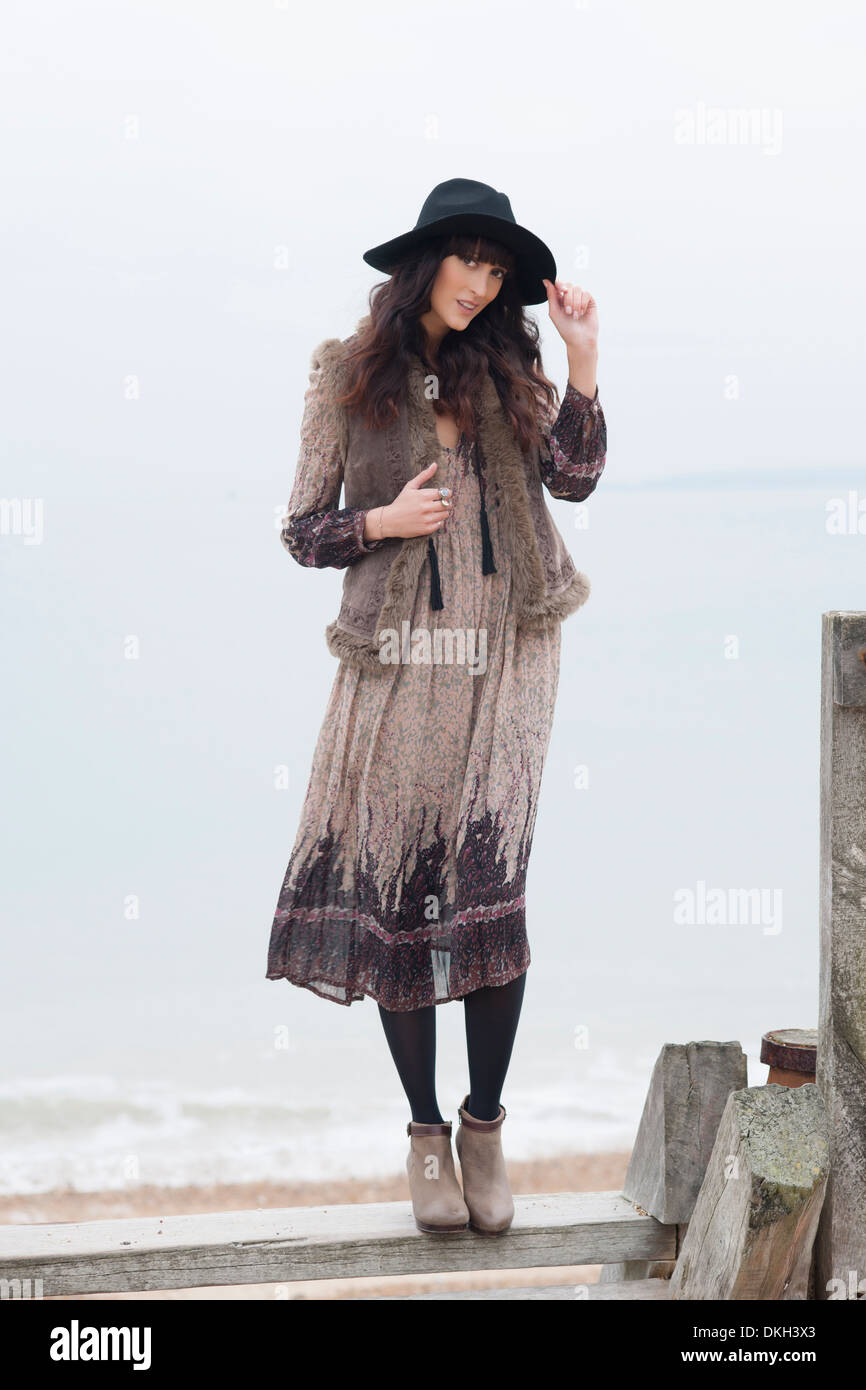 Bohemian fashion style, donna che indossa un cappello Foto Stock