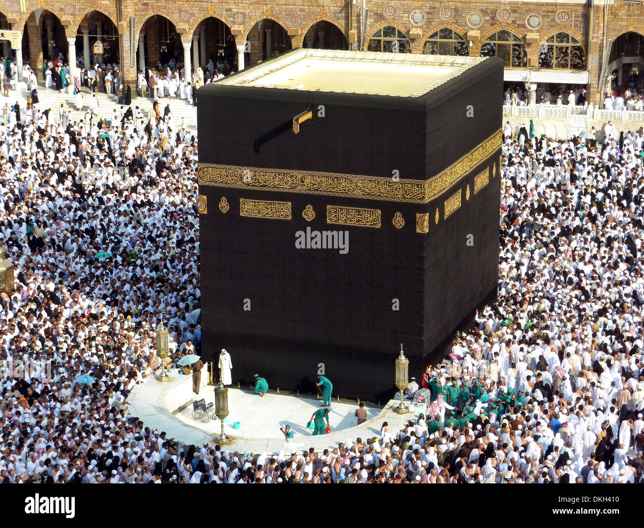 Le comunità musulmane attorno al vaso restituita al culto Mecca Arabia Saudita Foto Stock