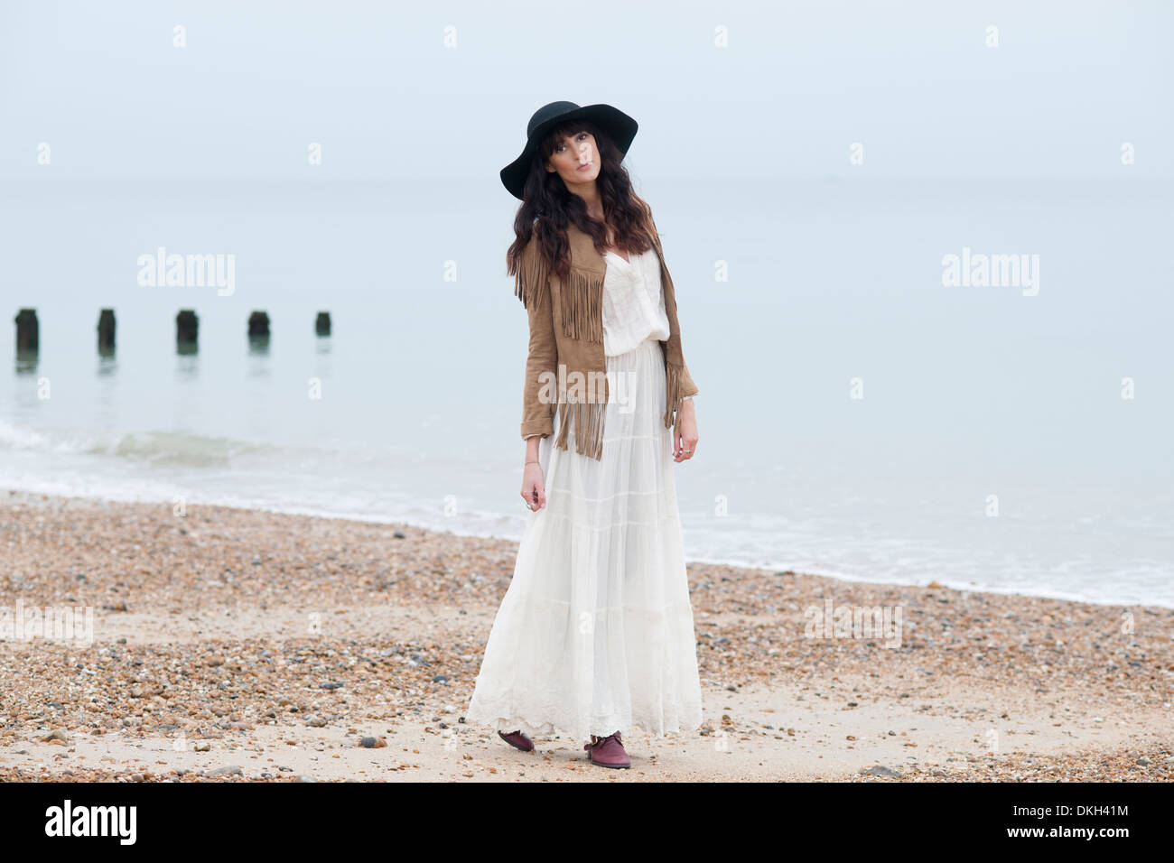 Donna che indossa un cappello, bohemian fashion style Foto Stock