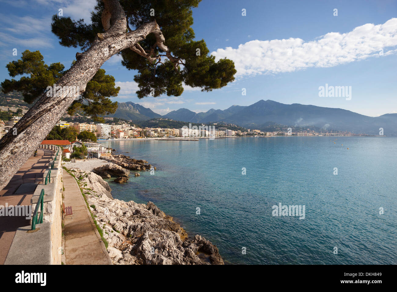 Vista lungo la costa, Roquebrune-Cap-Martin, Provence-Alpes-Côte d'Azur, Provenza, Francia, Mediterraneo, Europa Foto Stock