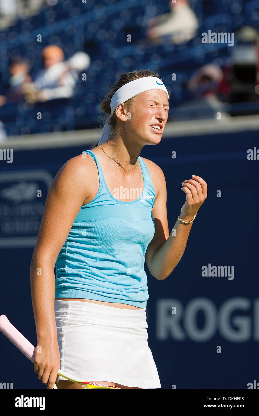 Victoria Azarenka della Bielorussia reagisce dopo locing un punto cruciale all'avversario Kim Clijsters del Belgio, presso il centro Rexall, York University di Toronto. Azarenka ha forzato una terza serie ma è sceso a breve perdere la partita, 5-7, 6-4, 1-6. (Credito Immagine: © Terry Ting/Southcreek globale/ZUMApress.com) Foto Stock