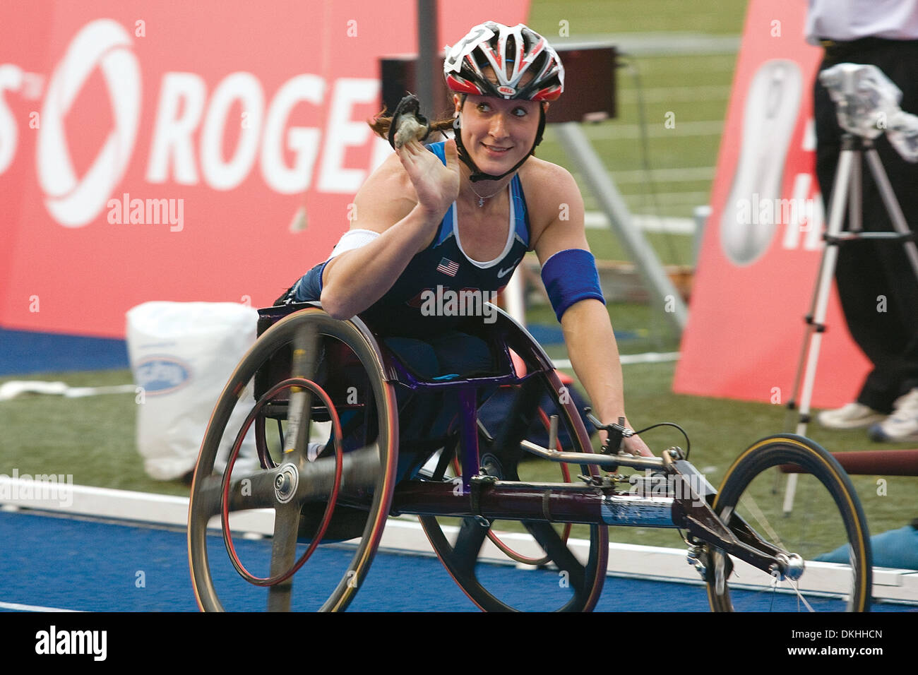 Giugno 11, 2009 - Toronto, Ontario, Canada - 11 Giugno 2009: Tatyana McFadden degli USA al primo posto in campo femminile 800m evento sedie a rotelle presso l Università di Toronto il Festival di eccellenza. Il suo tempo è stato di 1:58,98 (credito Immagine: © Southcreek globale/ZUMApress.com) Foto Stock