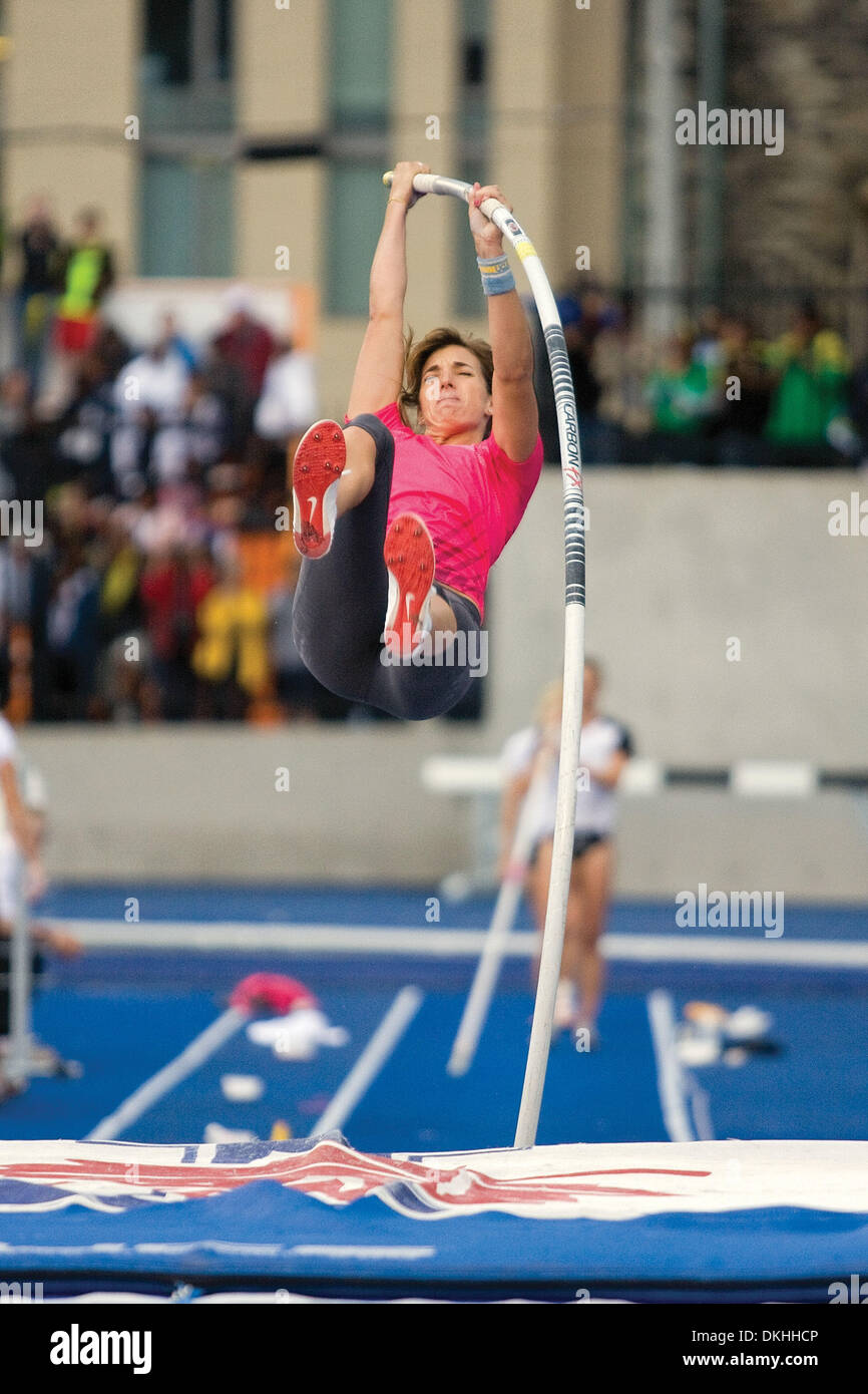 Giugno 11, 2009 - Toronto, Ontario, Canada - 11 Giugno 2009: Chelsea Johnson di USA tenta una pole vault presso l Università di Toronto il Festival di eccellenza. Il suo archivio di 4,35 m ha permesso di collocare prima. (Credito Immagine: © Southcreek globale/ZUMApress.com) Foto Stock