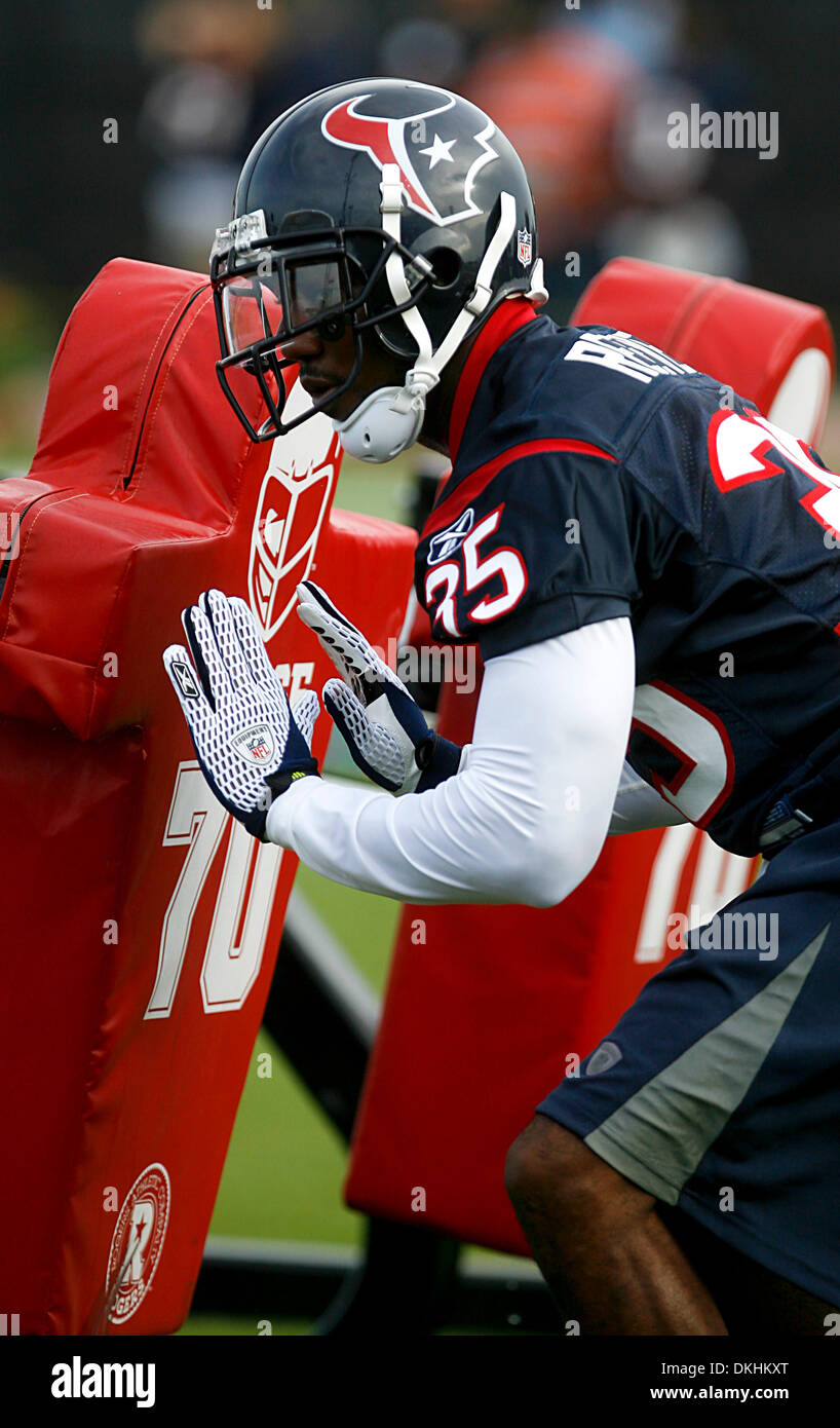 Luglio 31, 2009 - Houston, Texas, Stati Uniti d'America - 31 Luglio 2009: Texans cornerback Jacques Reeves funziona con la Houston Texans durante il team della prima giornata di training camp tenuto presso i Texans training facility. (Credito Immagine: © Southcreek globale/ZUMApress.com) Foto Stock