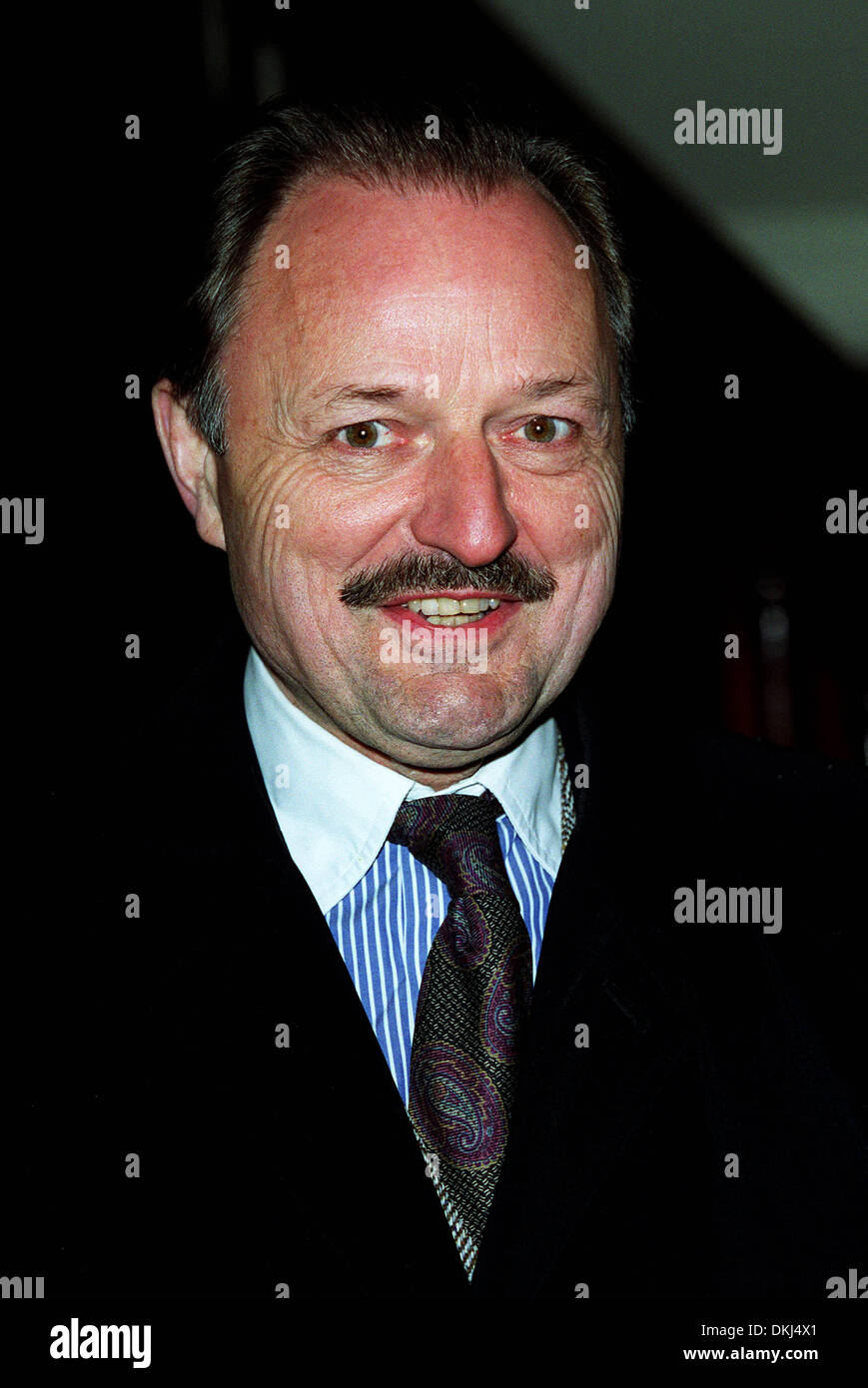 PETER BOWLES.attore.26/03/2000.Y65B20A Foto Stock