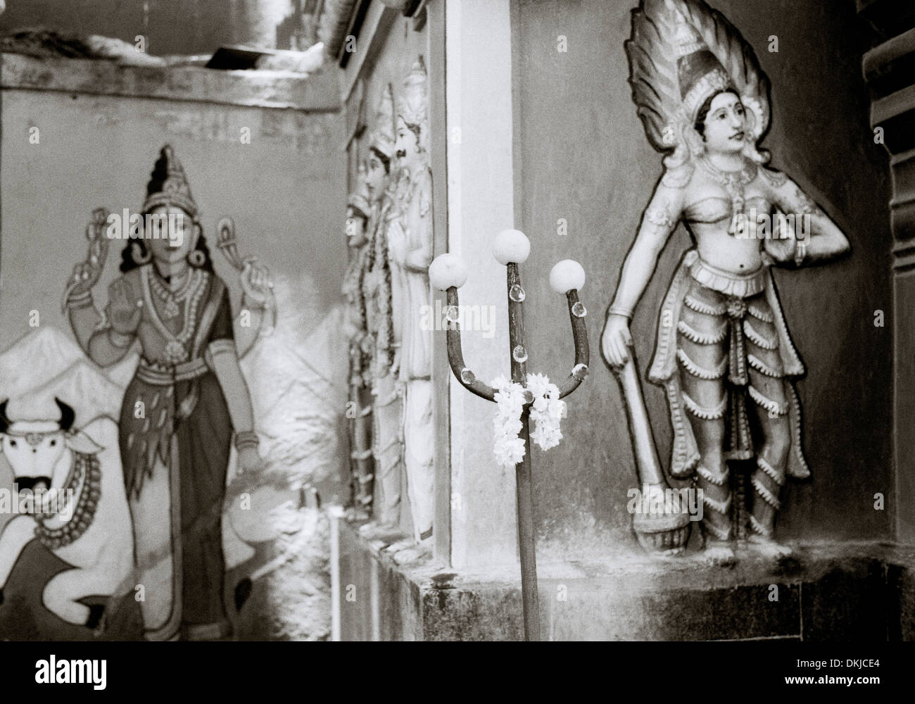 Divinità indù in un tempio a Chennai Madras in Tamil Nadu, nell India orientale Asia del Sud. Dio divinità religione religiosi Arte Scultura Travel evasione Asian Foto Stock