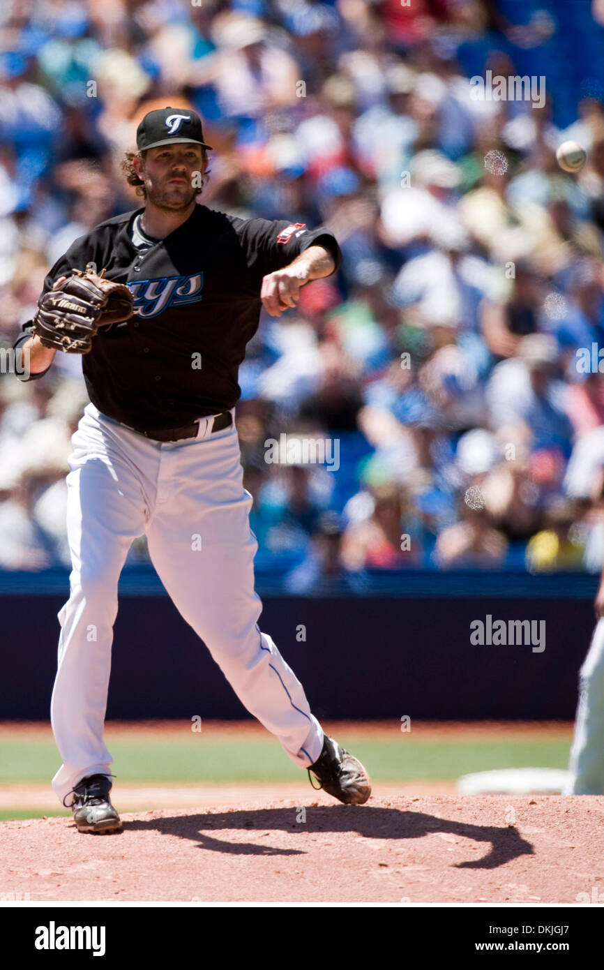 Giugno 14, 2009 - Toronto, Ontario, Canada - 14 Giugno 2009: Blue Jays a partire da mancini pitcher Brian Tallet (56) genera per primo nella terza inning di gioco presso il Rogers Centre a Toronto in Canada. (Credito Immagine: © Southcreek globale/ZUMApress.com) Foto Stock