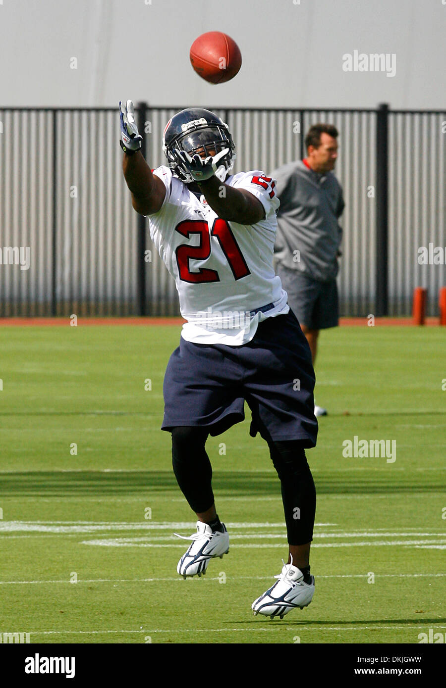 Giugno 15, 2009 - Houston, Texas, Stati Uniti - 15 Giugno 2009: Texans running back Ryan Fossati funziona con la Houston Texans durante il team di mini camp tenuto presso il Methodist Training Facility. (Credito Immagine: © Southcreek globale/ZUMApress.com) Foto Stock