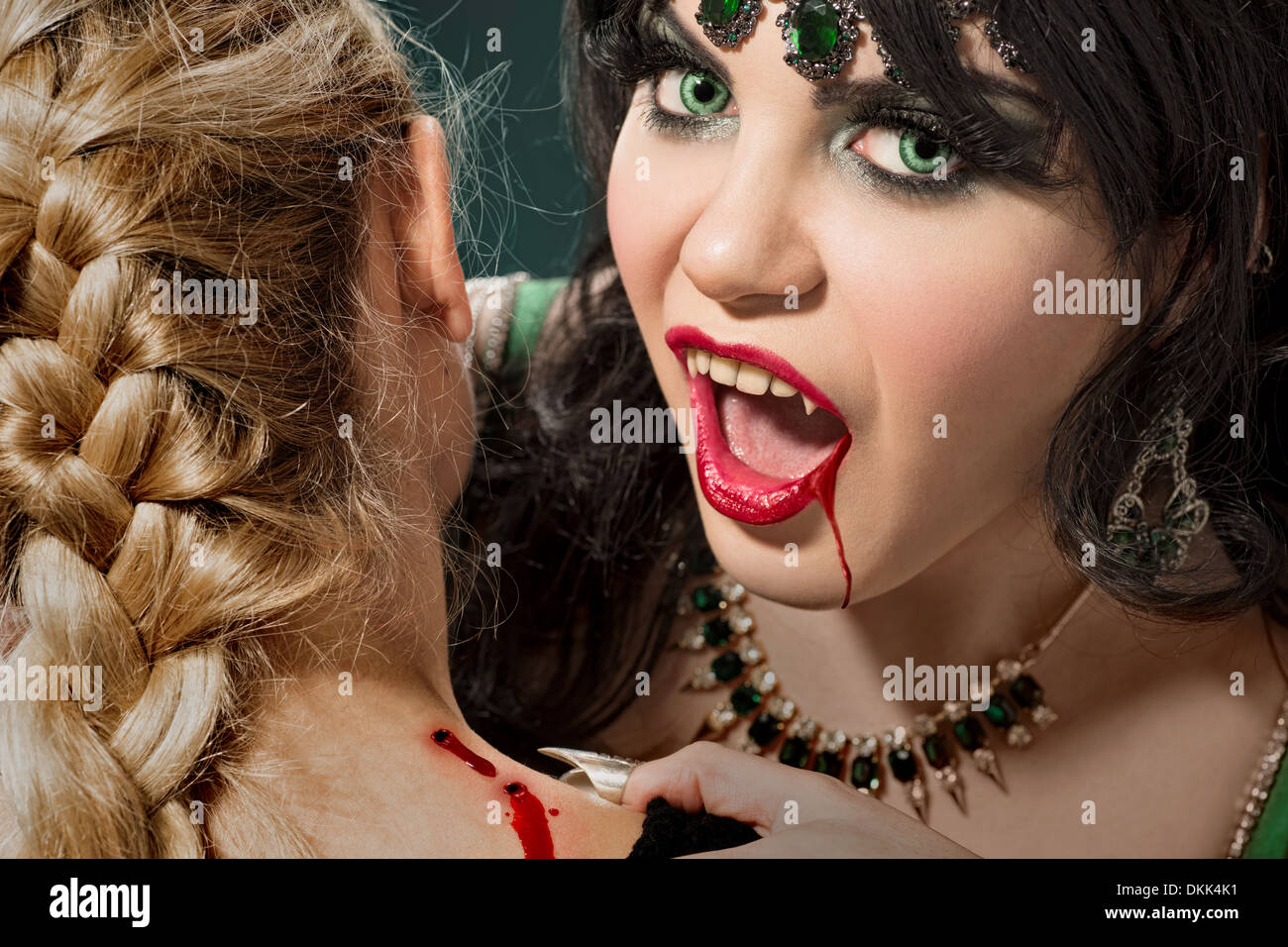 Sete vampiro alimentare sulla sua vittima Foto Stock