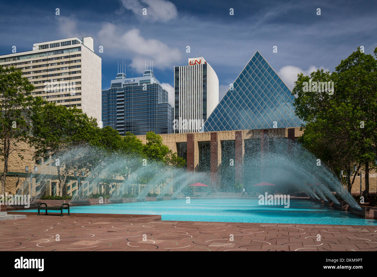 La fontana decorativa e piscina presso il municipio di Edmonton, Alberta, Canada. Foto Stock