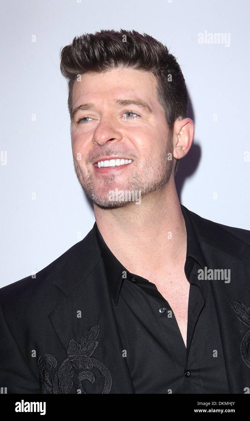 Los Angeles, California, USA. 6 dicembre, 2013. Robin Thicke assiste il KIIS FM il Jingle Bell Ball dicembre 6th, 2013 presso lo Staples Center di Los Angeles, CA.USA. Credito: TLeopold/Globe foto/ZUMAPRESS.com/Alamy Live News Foto Stock