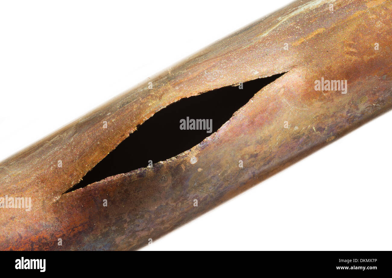 Rotto il tubo in rame diviso da ghiaccio di congelamento Foto Stock
