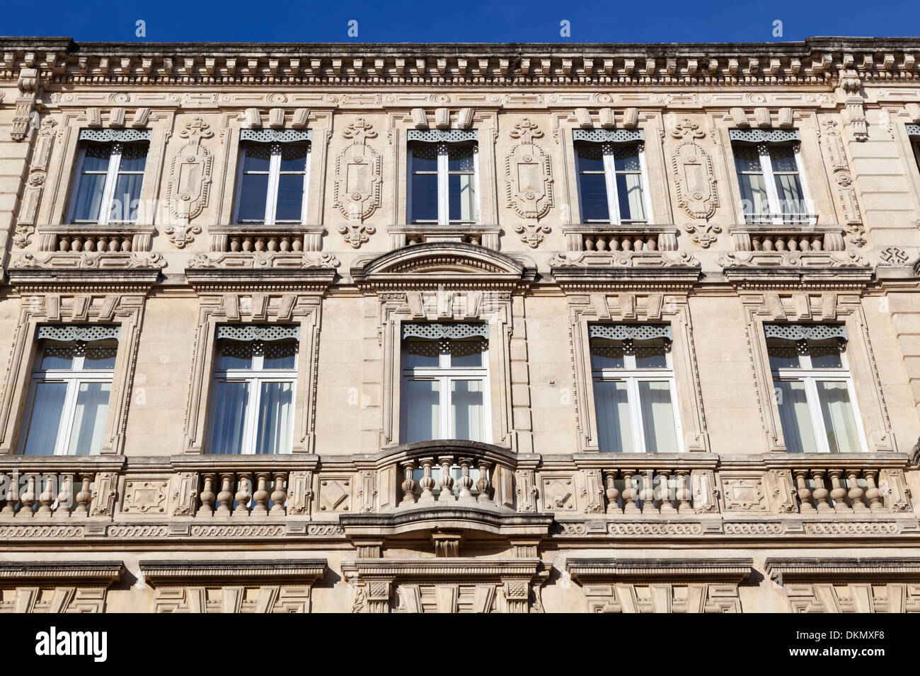 Facciata di un appartamento storico edificio in Avignon,Francia Foto Stock
