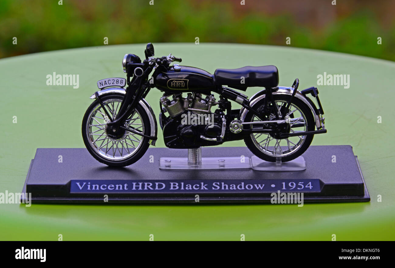 Un modello di Vincent HRD ombra nera (1954) in moto. Foto Stock