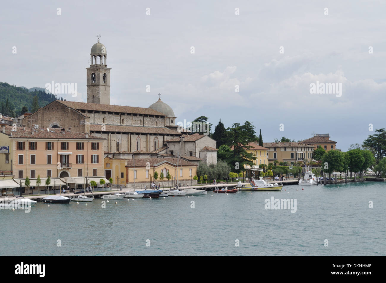 Il Duomo di Santa Maria Annunziata in Salo, sulla riva del lago di Garda Foto Stock