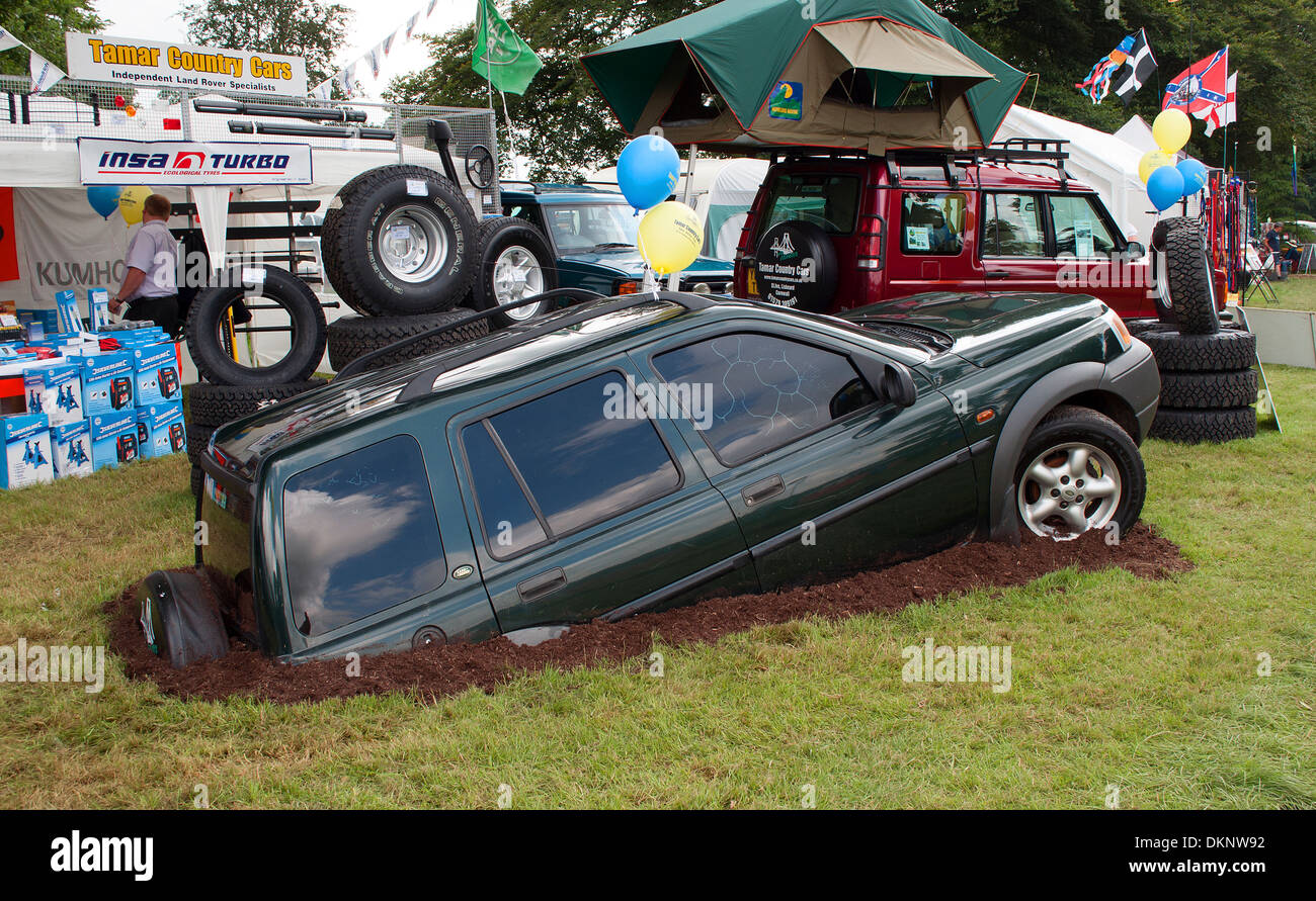 Un 4 in 4 mezzo sepolto per la pubblicità Foto Stock