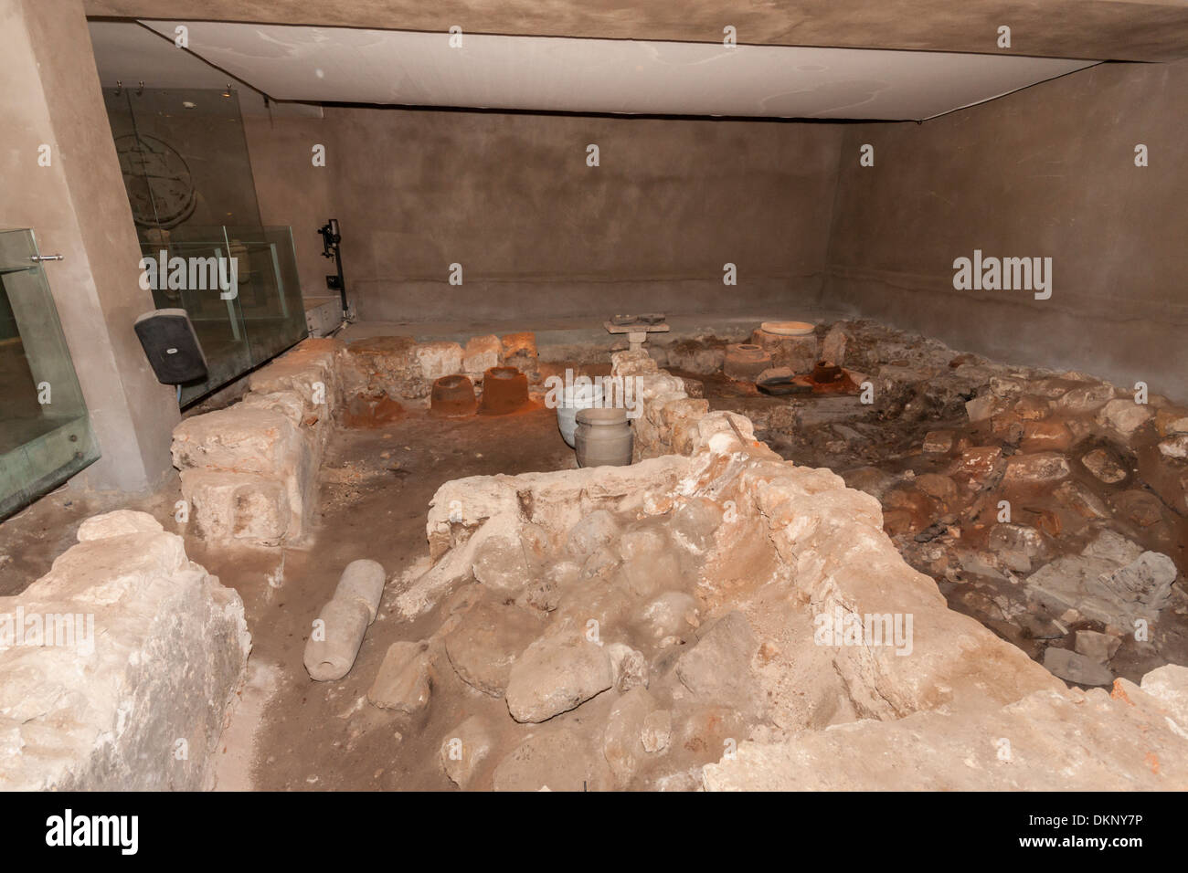 Israele. "La casa bruciata", scavi dall'epoca del Secondo Tempio, mostrando i segni della distruzione romana di Gerusalemme. Foto Stock