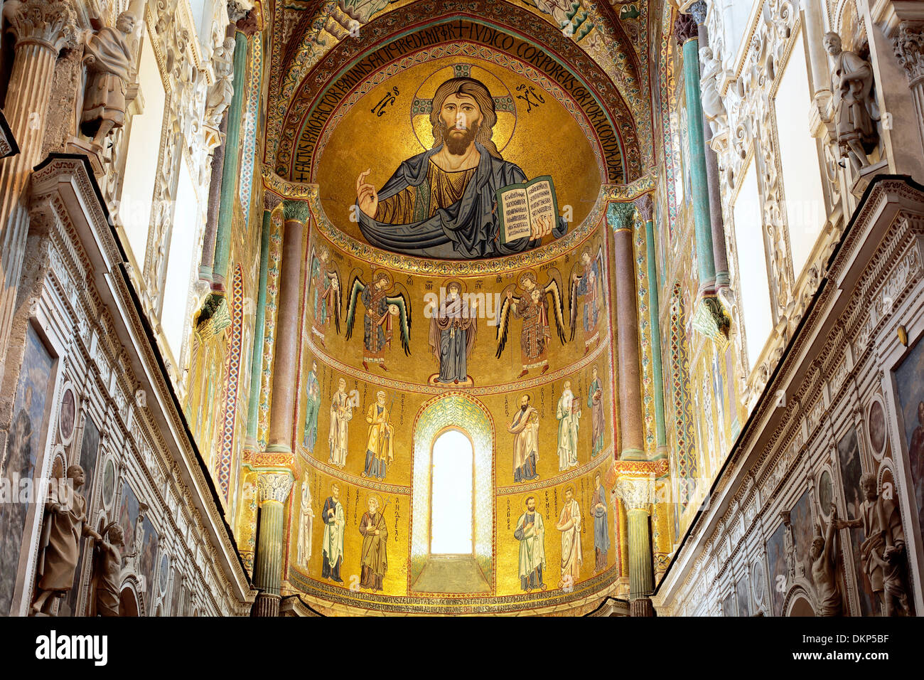 Mosaico di Cristo Pantocrator (XII secolo), Cefalu Cathedral, Cefalu, Sicilia, Italia Foto Stock