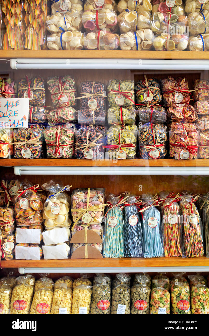 Locali di pasta secca shop, Lecce, Puglia, Italia Foto Stock