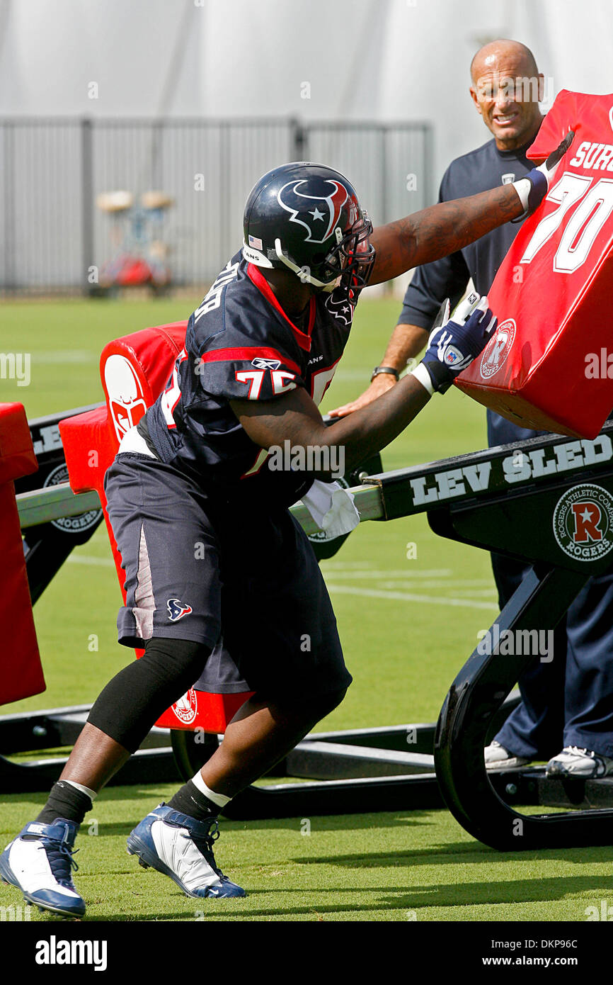 Giugno 15, 2009 - Houston, Texas, Stati Uniti - 15 Giugno 2009: Texans difensivo fine Stanley McClover funziona con la Houston Texans durante il team di mini camp tenuto presso il Methodist Training Facility. (Credito Immagine: © Southcreek globale/ZUMApress.com) Foto Stock