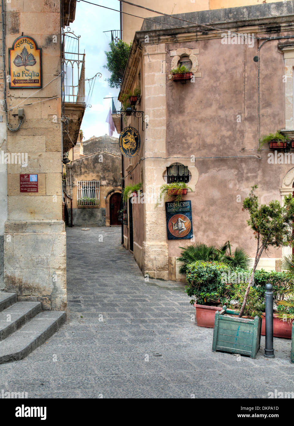Street nella città vecchia, Ortigia, Siracusa, Sicilia, Italia Foto Stock