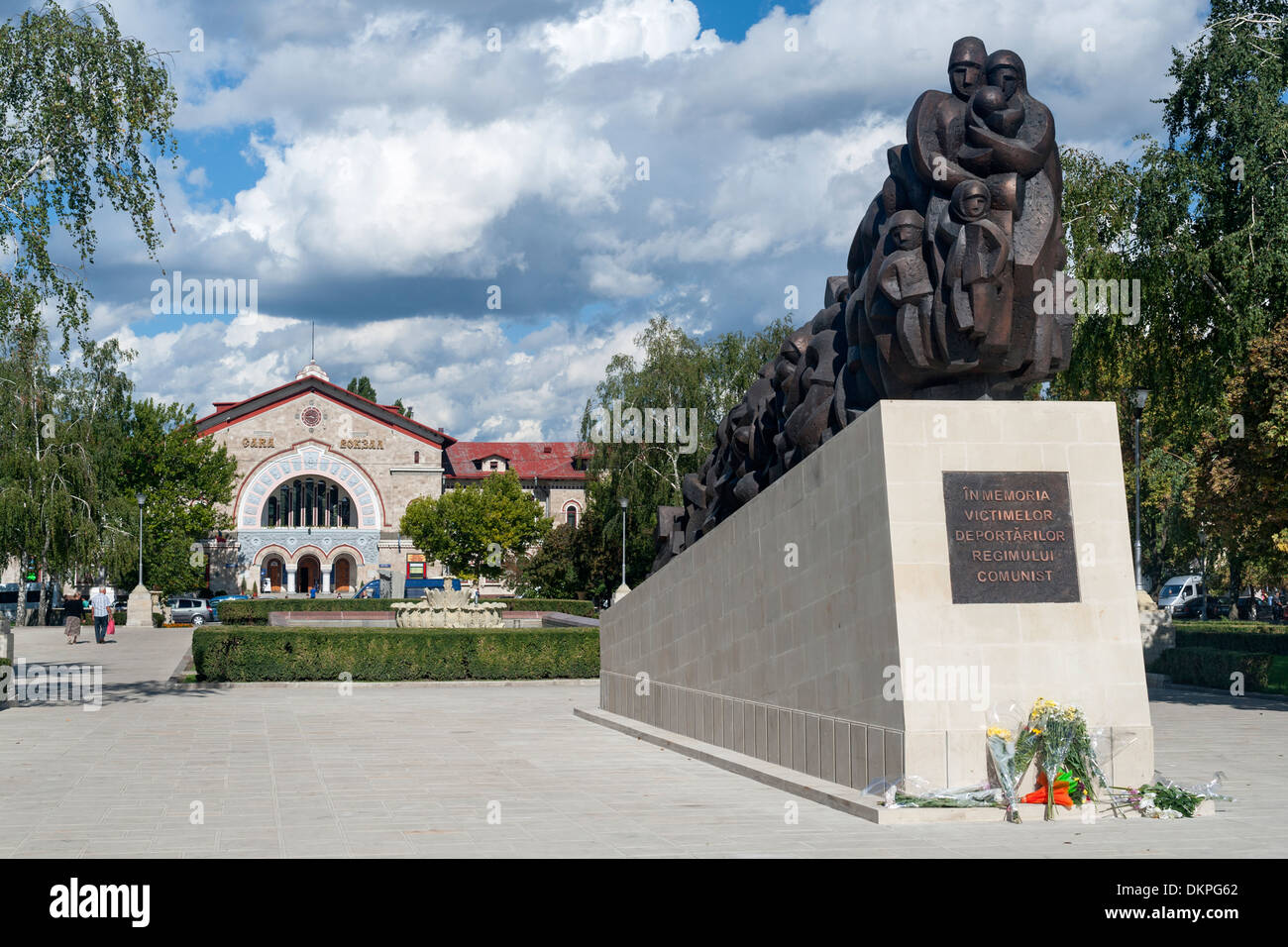 Un monumento al di fuori del Chisinau stazione ferroviaria per i deportati dal regime comunista di Chisinau, la capitale della Moldavia. Foto Stock