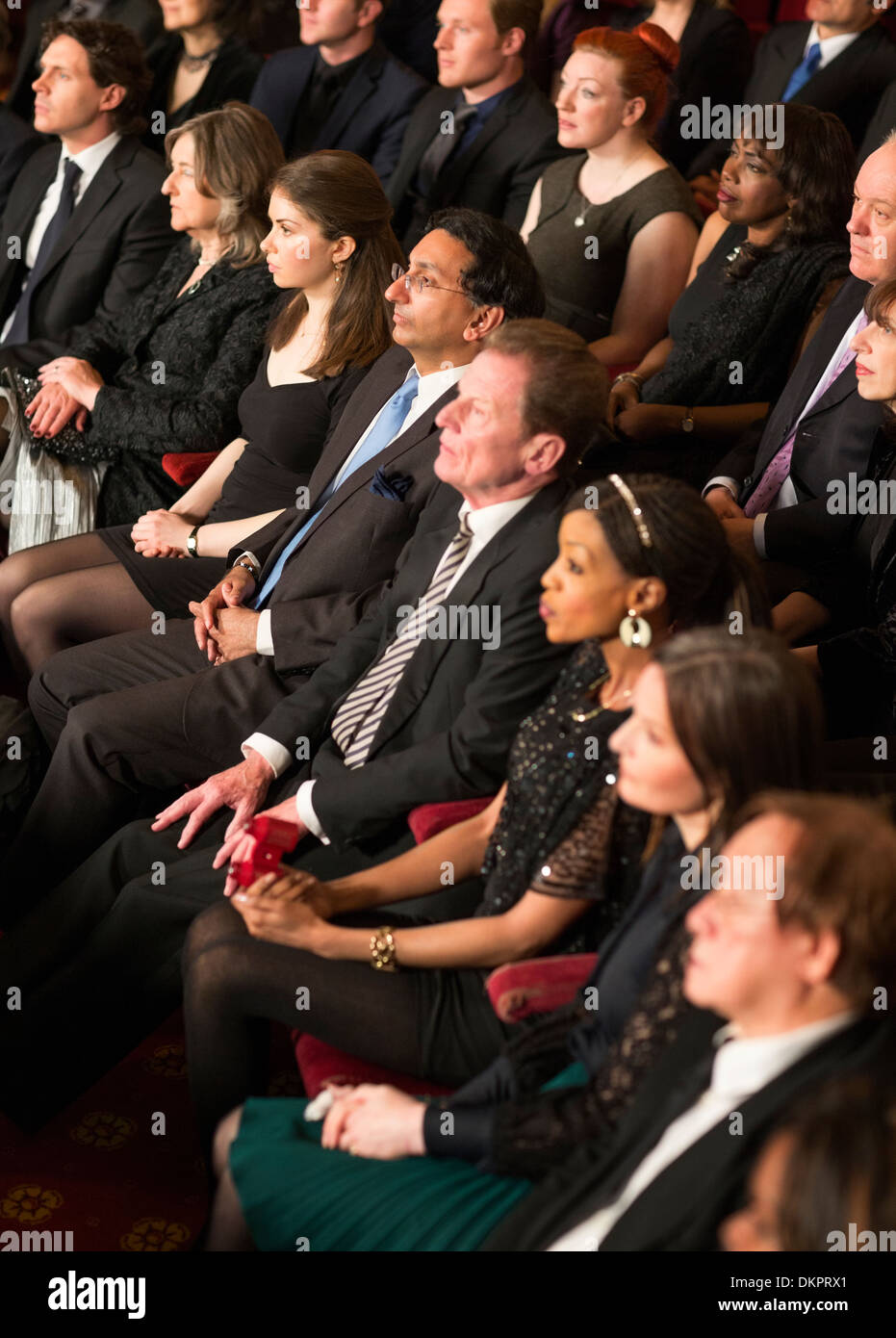 Attento pubblico del teatro Foto Stock