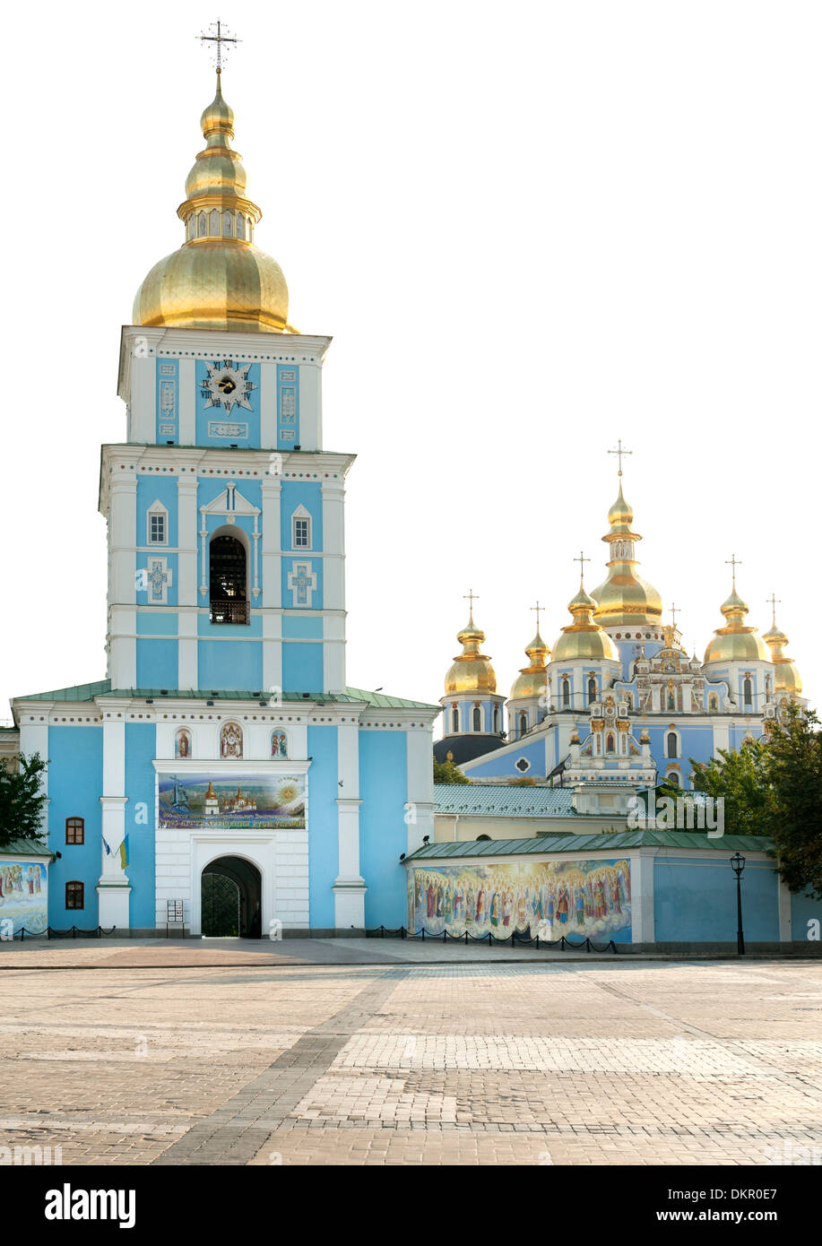 Il campanile e la cattedrale di San Michele Golden-Domed del monastero di Kiev, la capitale di Ucraina. Foto Stock