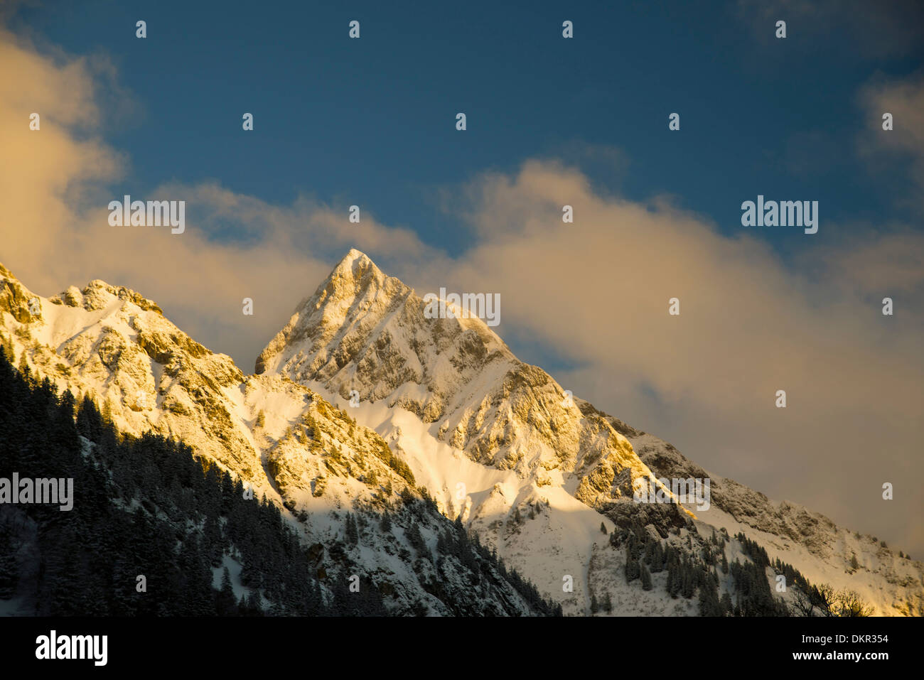 2259 ms Allgäu Alpi Baviera cima di montagna paesaggio di montagna Germania Europa cliff Gerstruben rocce cielo natura Höfats Foto Stock